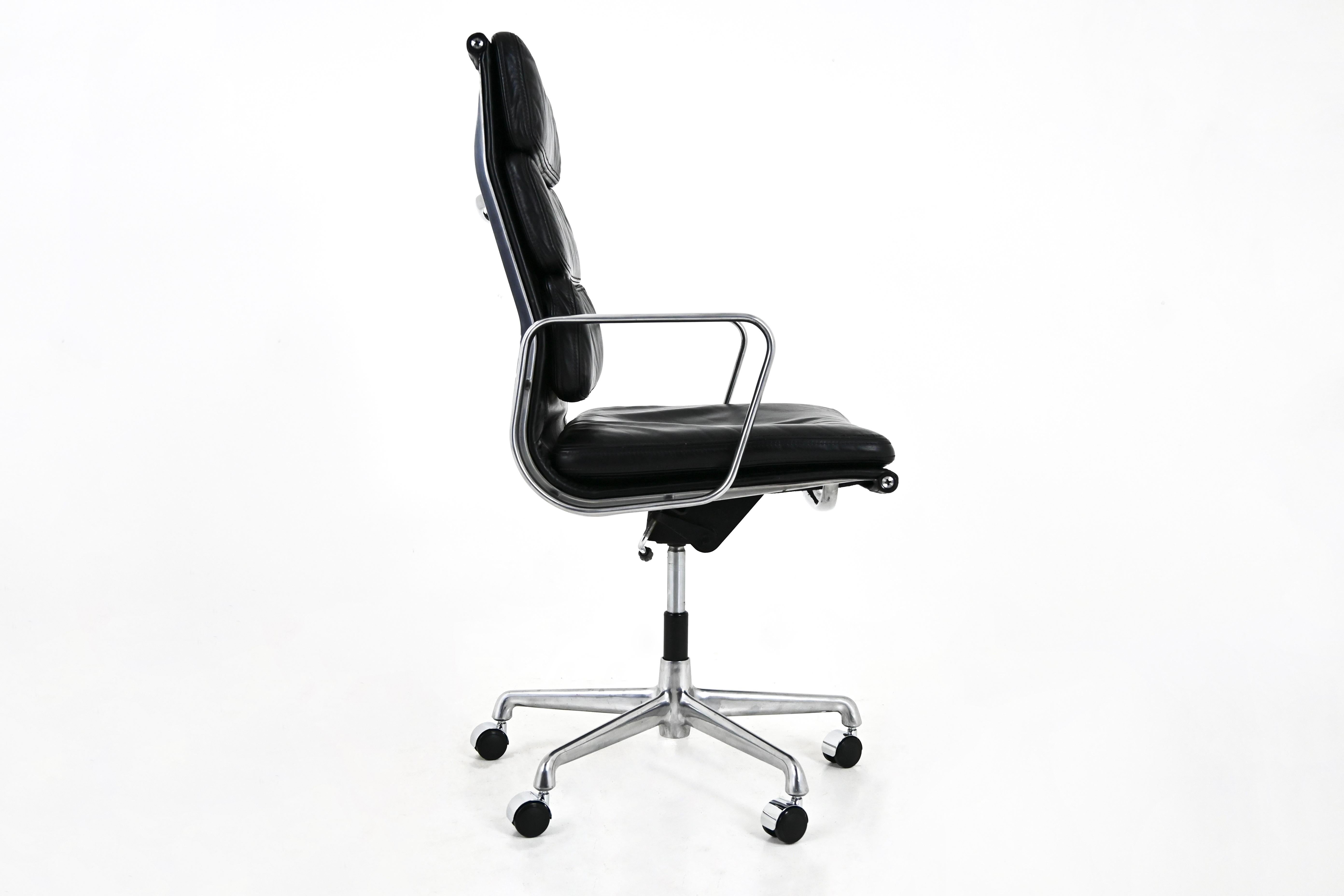 Schreibtischstuhl mit weichem Gestell von Charles & Ray Eames für Herman Miller, 1970er Jahre im Zustand „Gut“ im Angebot in bruxelles, BE
