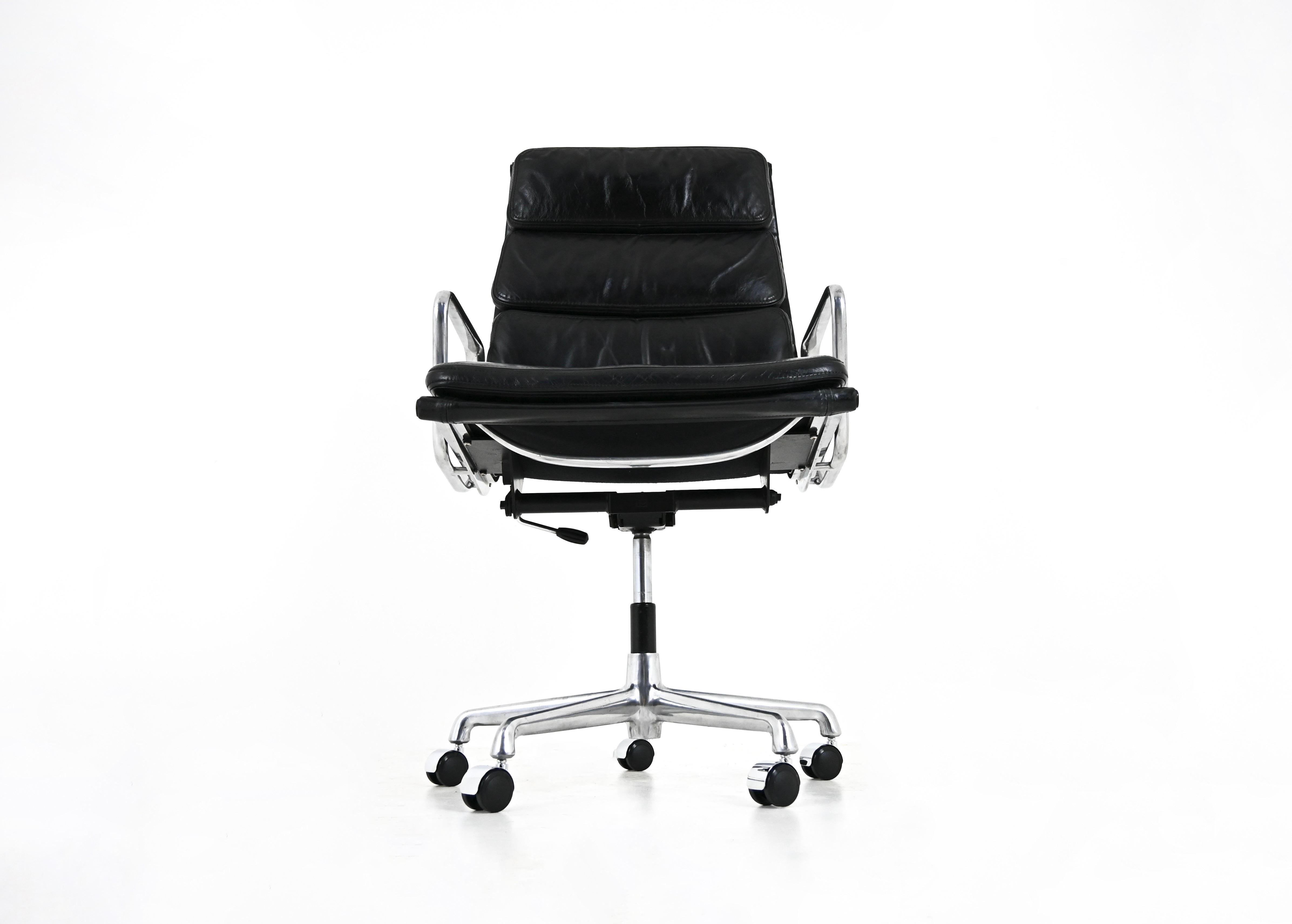 Schreibtischstuhl mit weichem Gestell von Charles & Ray Eames für Herman Miller, 1970er Jahre im Angebot 2