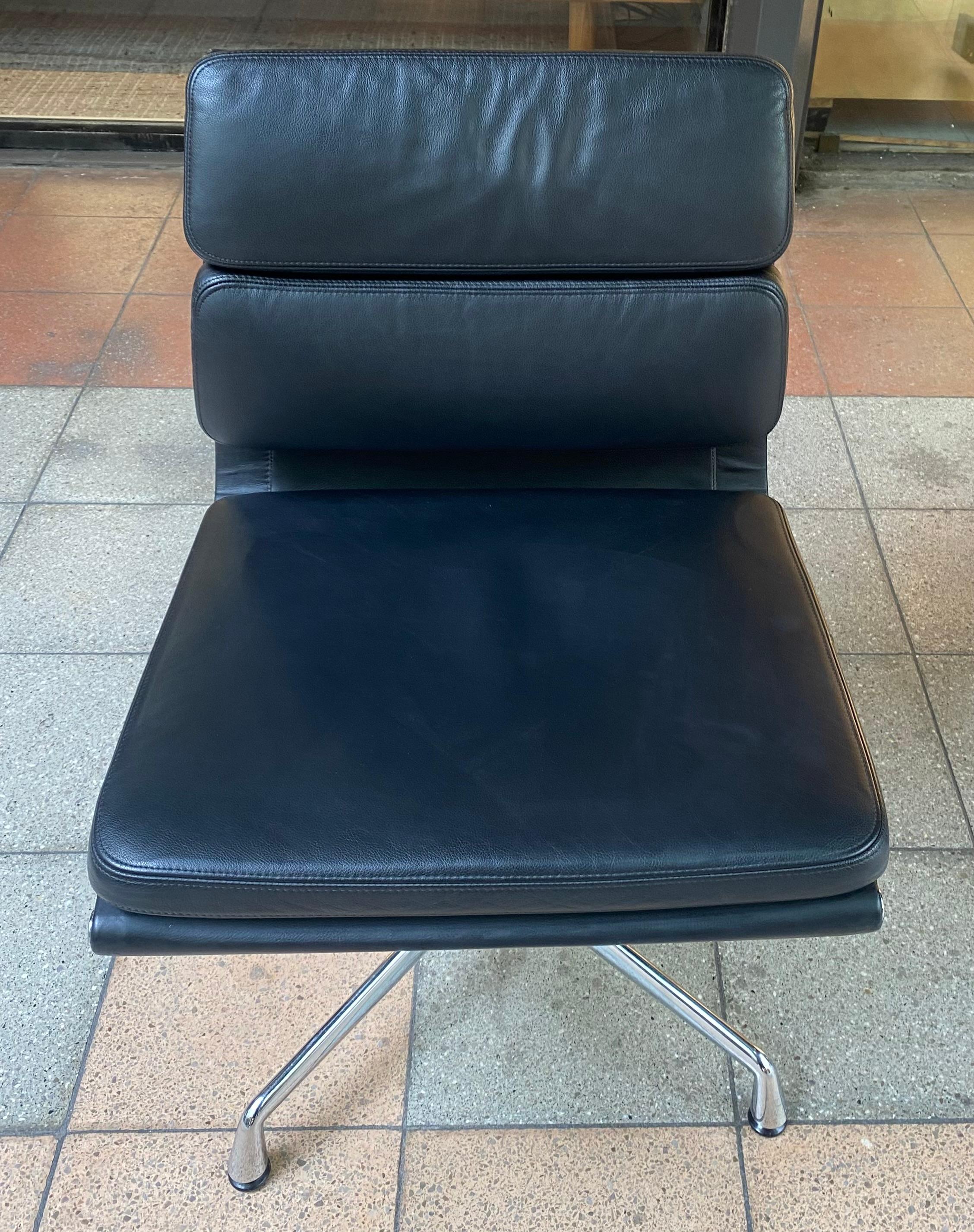 Soft Pad, Eames Set of 2 Soft Pad Chairs Black Leather For Sale 11