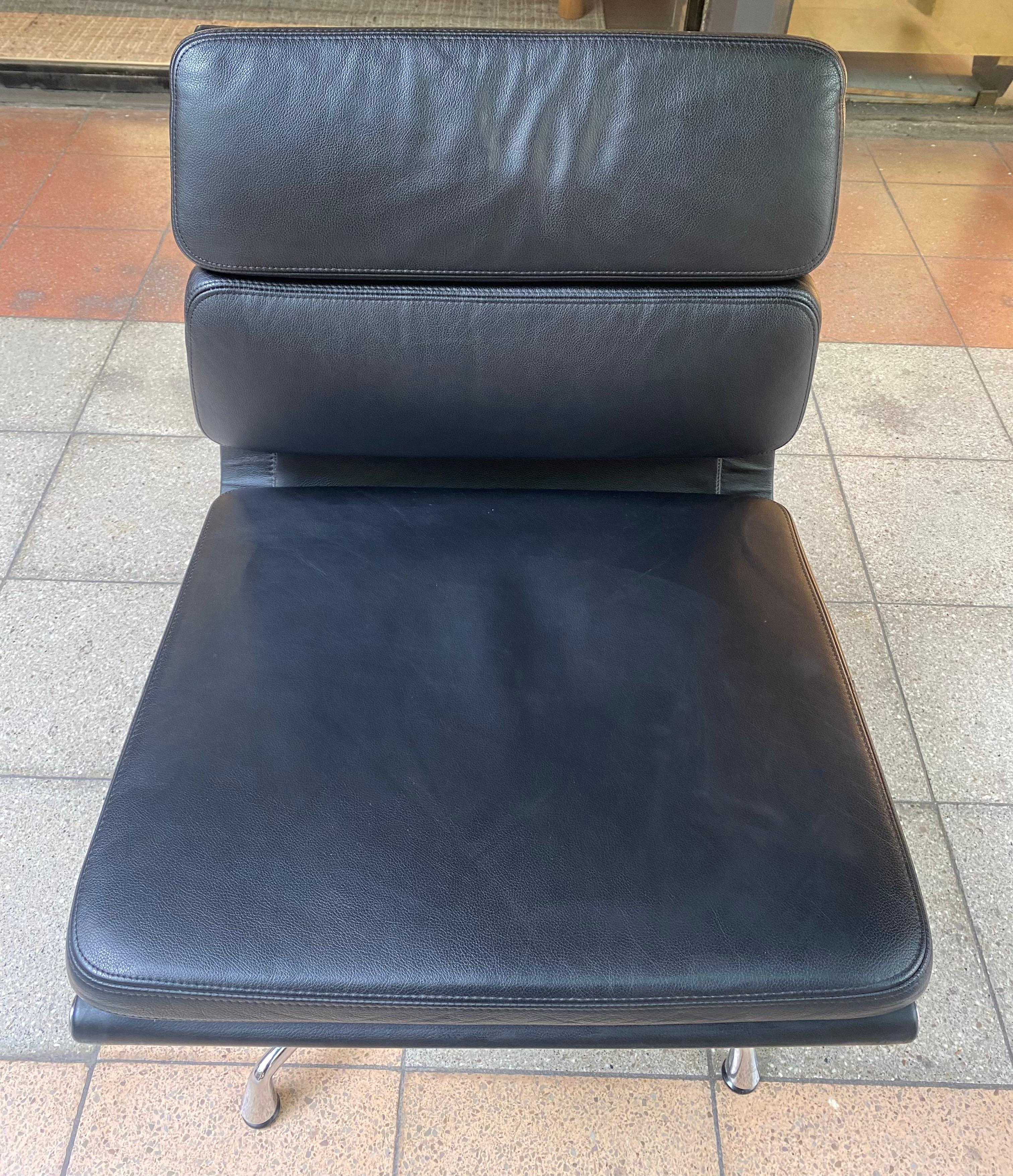 Soft Pad, Eames Set of 2 Soft Pad Chairs Black Leather For Sale 12