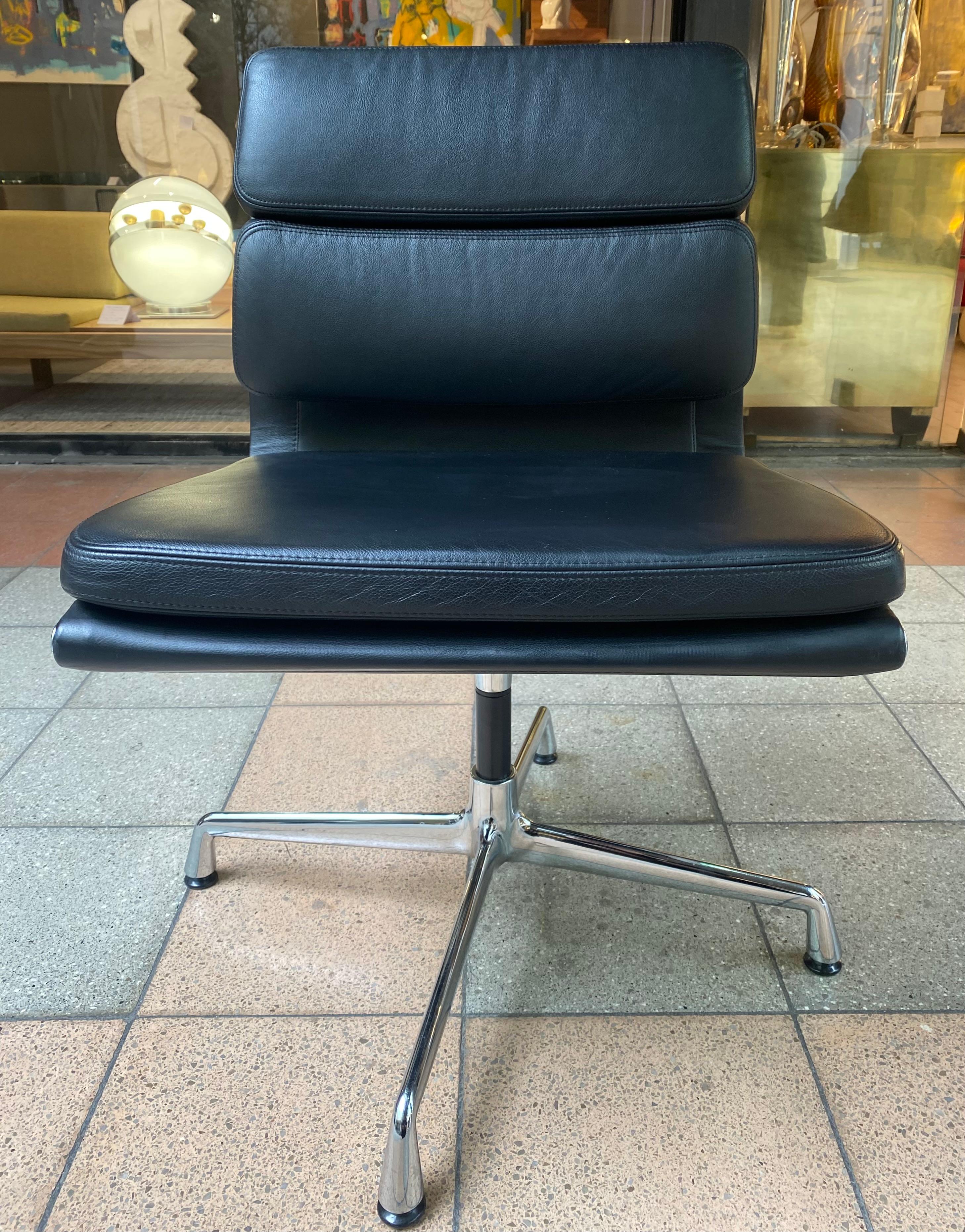 Soft Pad, Eames Set of 2 Soft Pad Chairs Black Leather For Sale 4