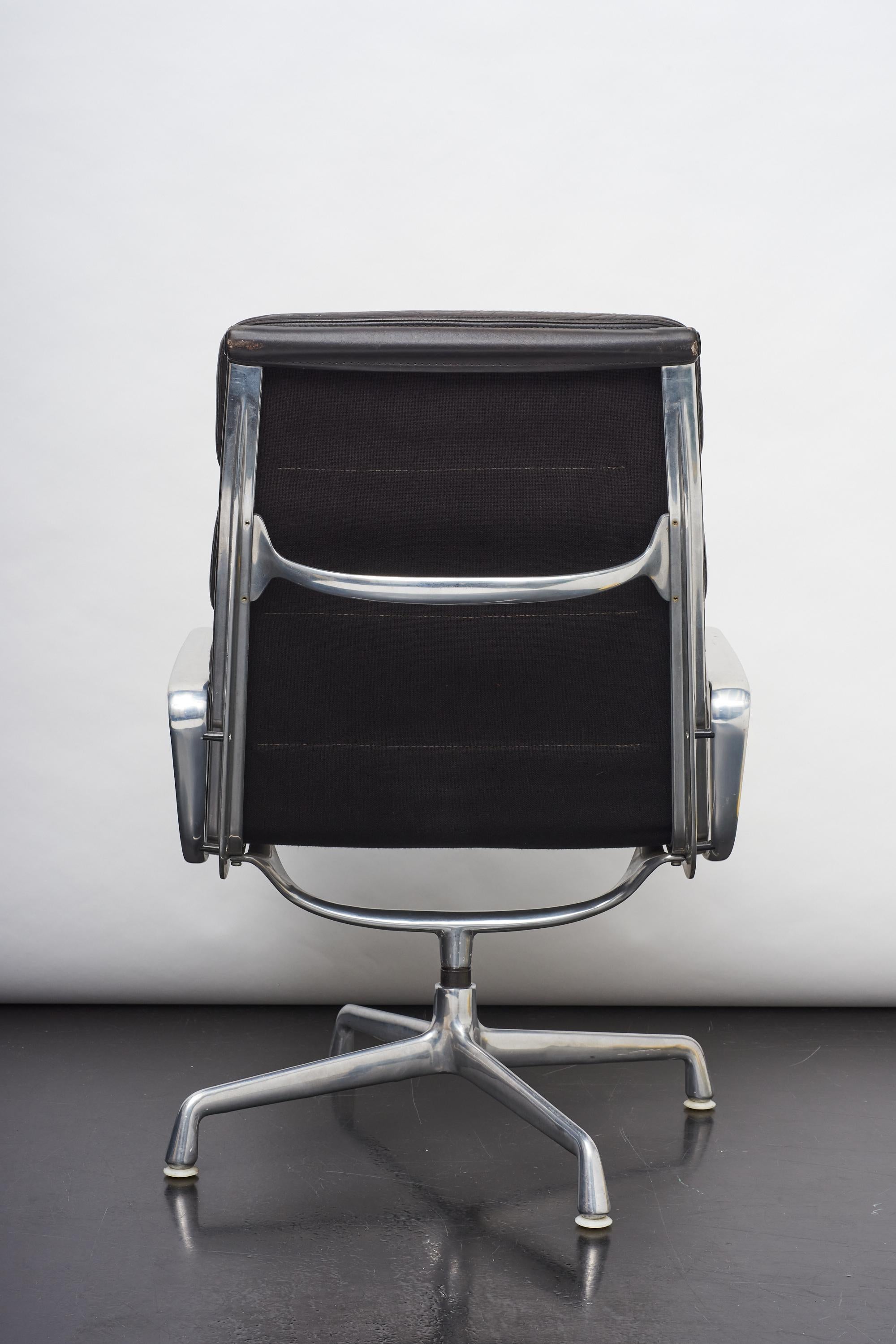 American Soft Pad Lounge Chair by Charles and Ray Eames for Herman Miller 1970s
