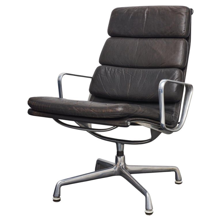 Soft Pad Lounge Chair by Charles and Ray Eames for Herman Miller 1970s For Sale