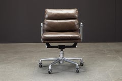 Soft Pad Management Desk Chair par Charles et Ray Eames pour Herman Miller