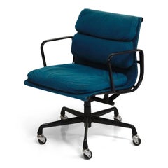 Soft Pad Management Desk Chair by Charles Eames for Herman Miller, circa 1980
