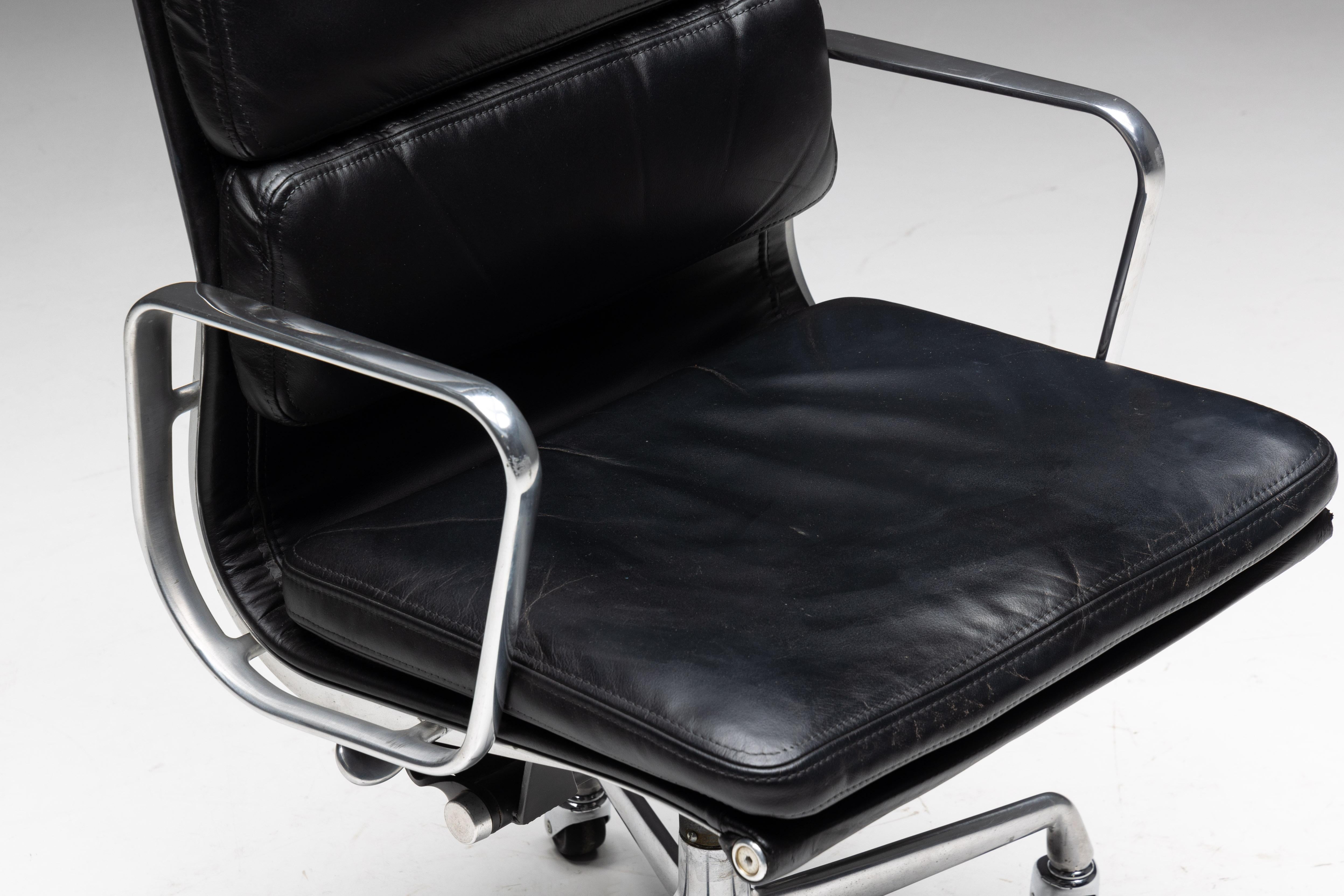Mid-Century Modern Soft Pad Office Chair by Charles and Ray Eames for Herman Miller, US, 1960s For Sale