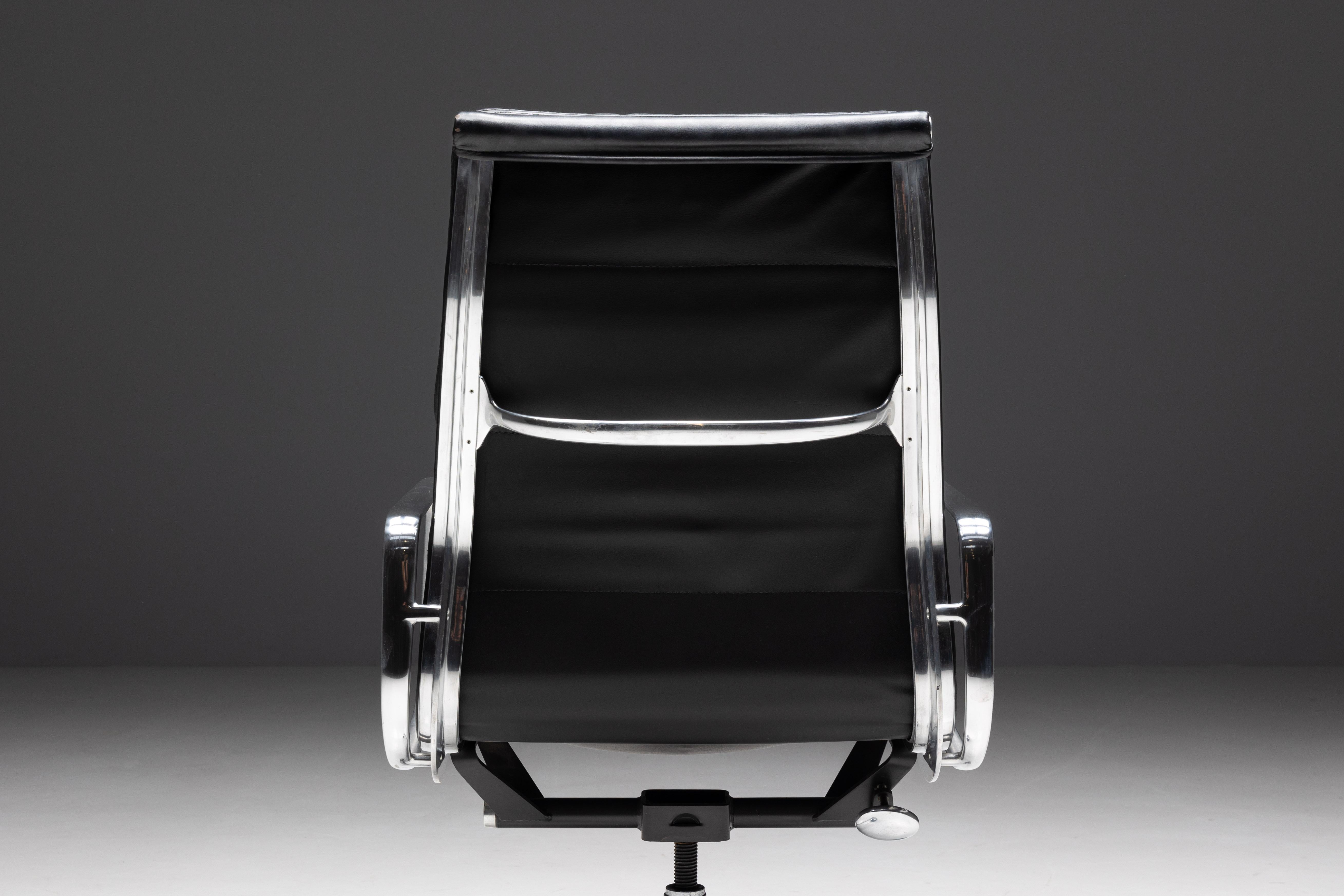 Sedia da ufficio Soft Pad di Charles and Ray Eames per Herman Miller, Stati Uniti, anni '60 in vendita 1