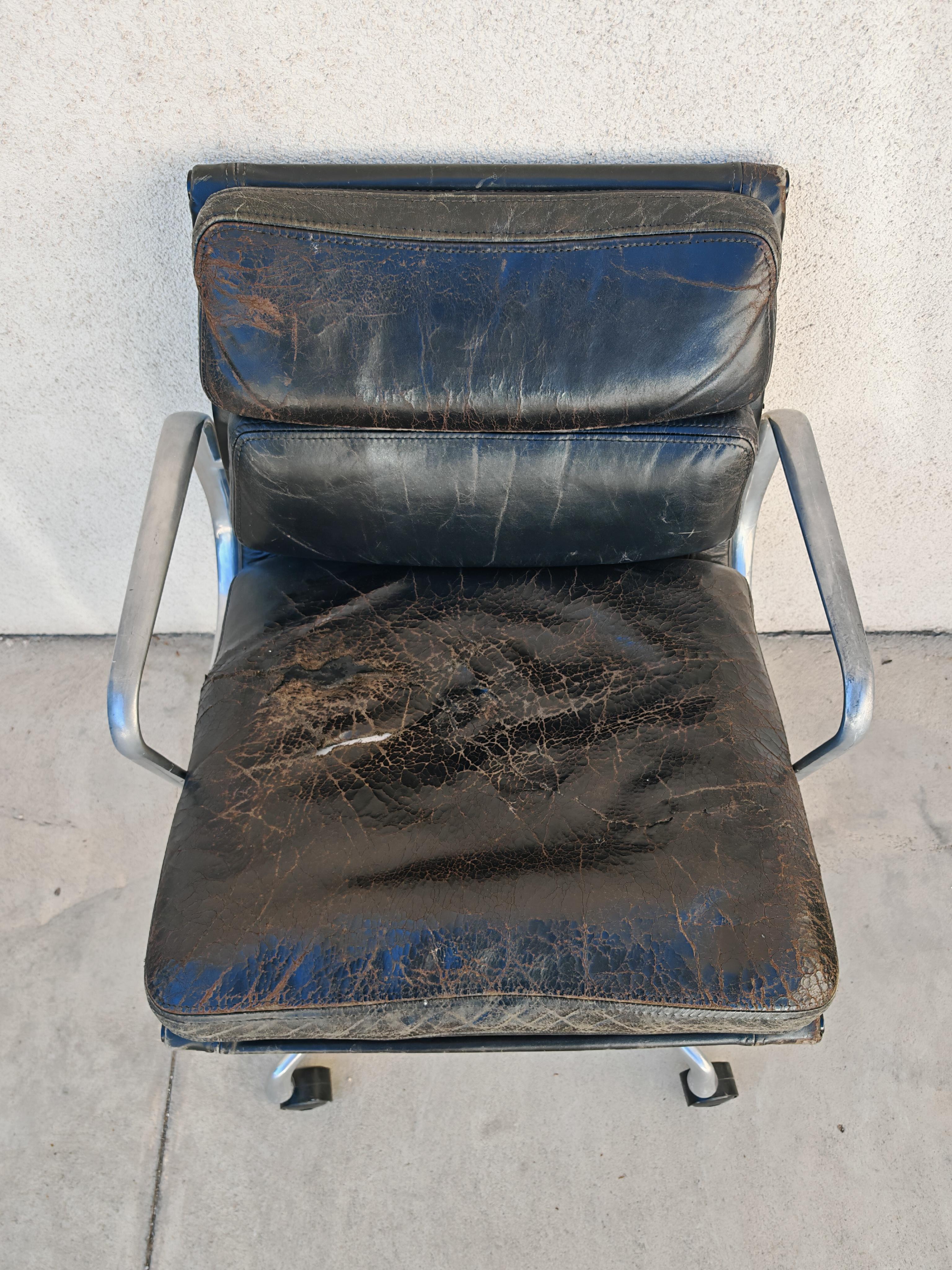 Sillas de oficina Soft Pad de Charles and Ray Eames fabricadas por Ring Mobelfabrik finales del siglo XX en venta