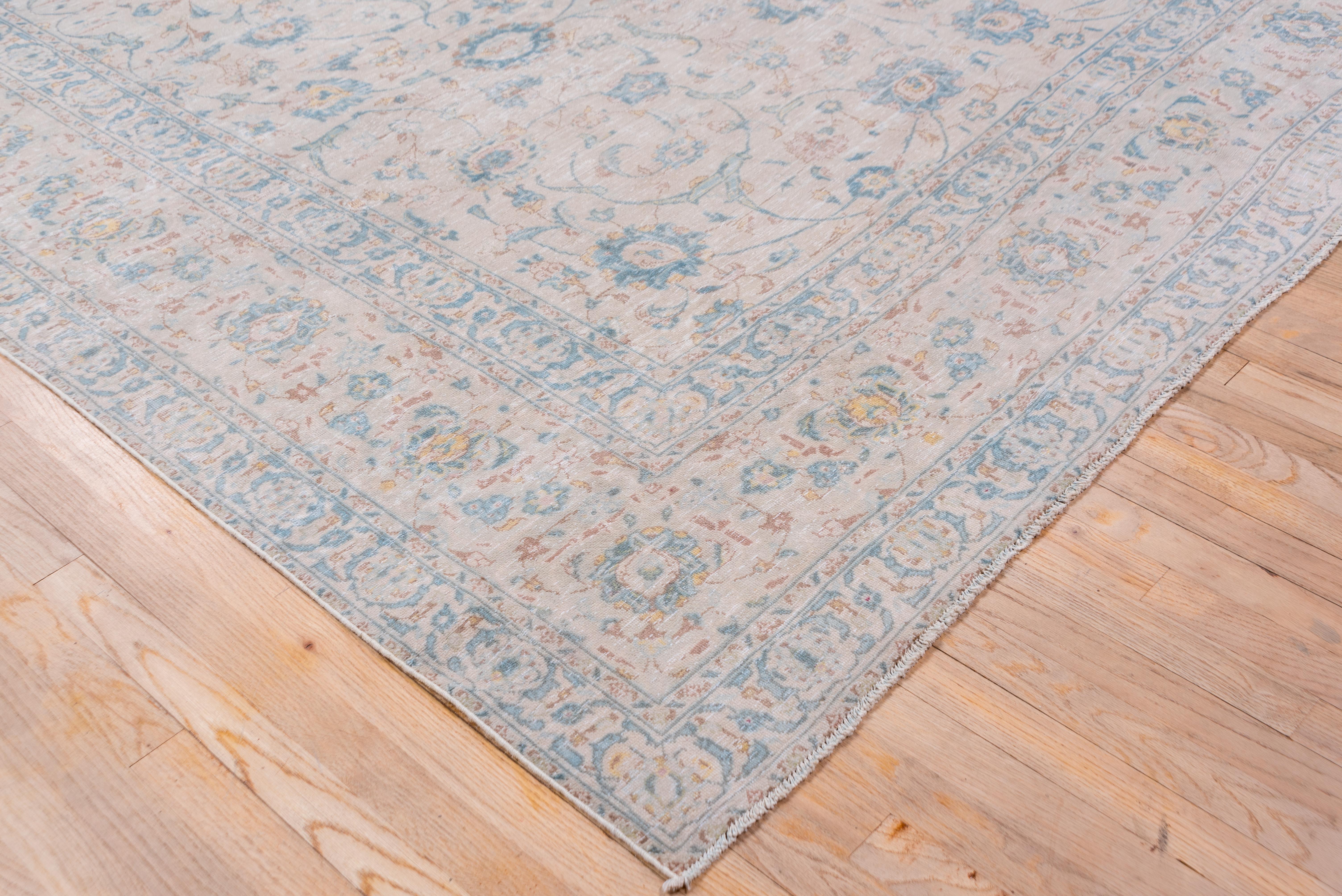 Soft Palette Antique Tabriz Carpet In Good Condition For Sale In New York, NY