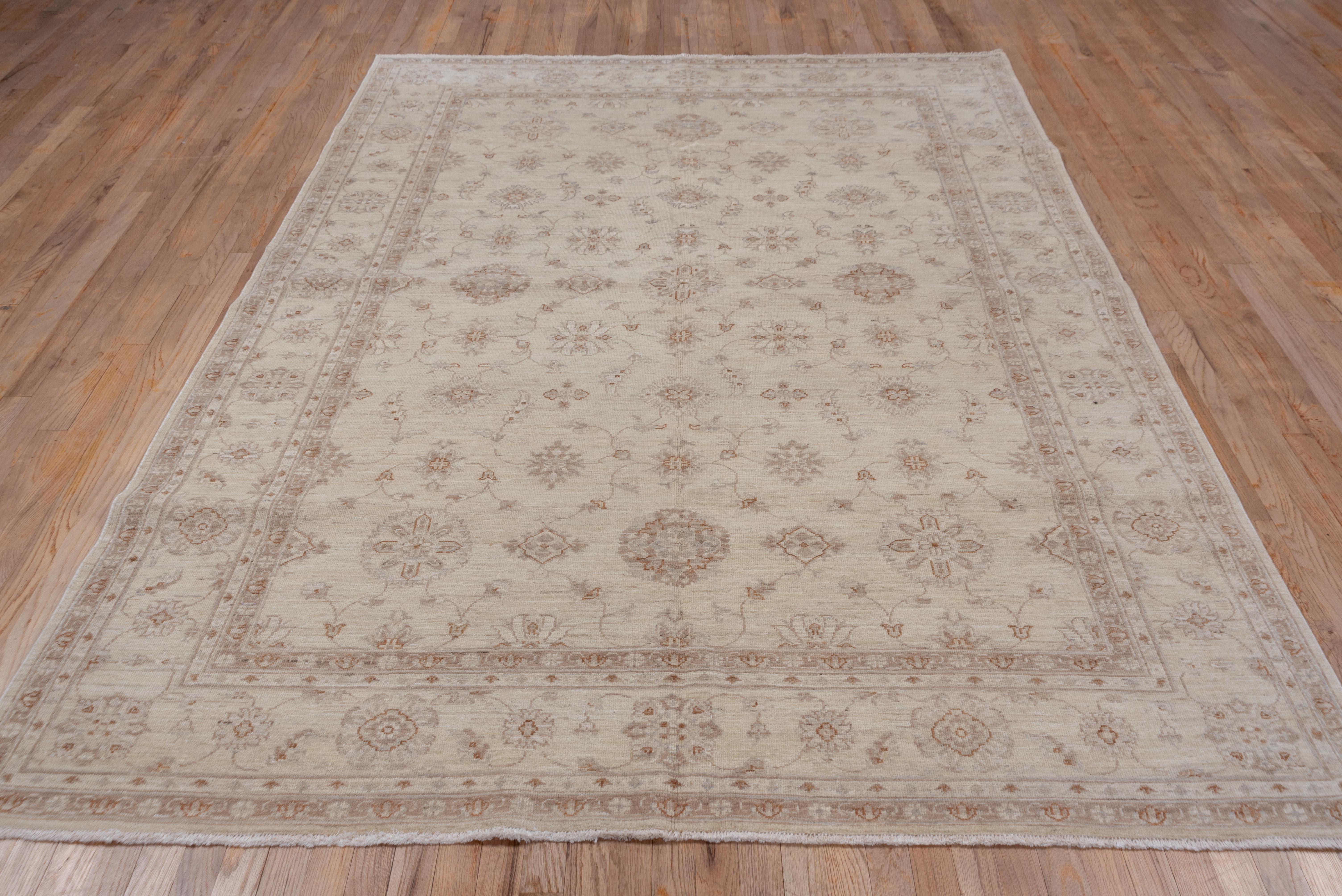 Soft Palette Persian Tabriz Carpet In Excellent Condition For Sale In New York, NY