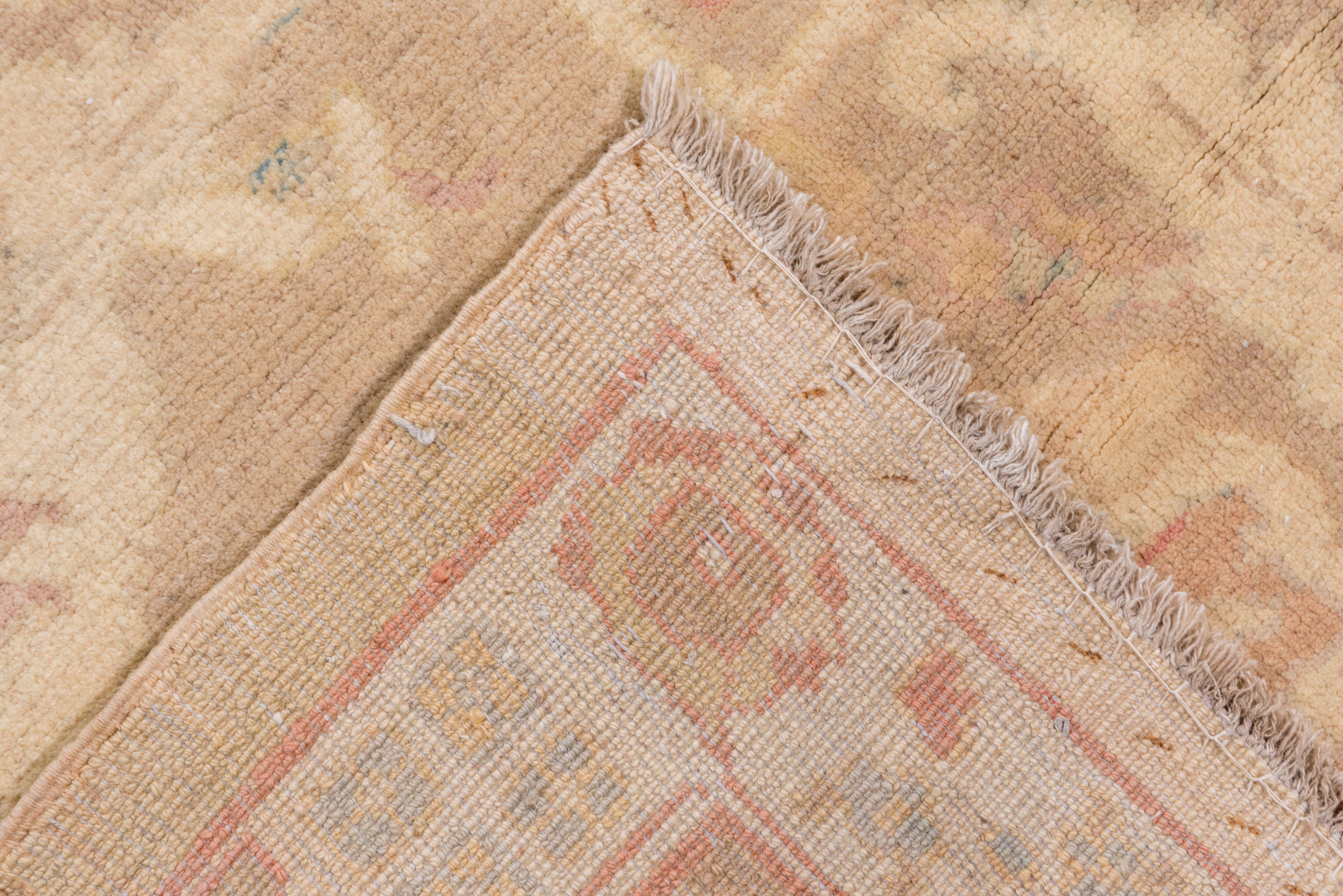 Weicher Sultanabad-Teppich in Palette (21. Jahrhundert und zeitgenössisch) im Angebot