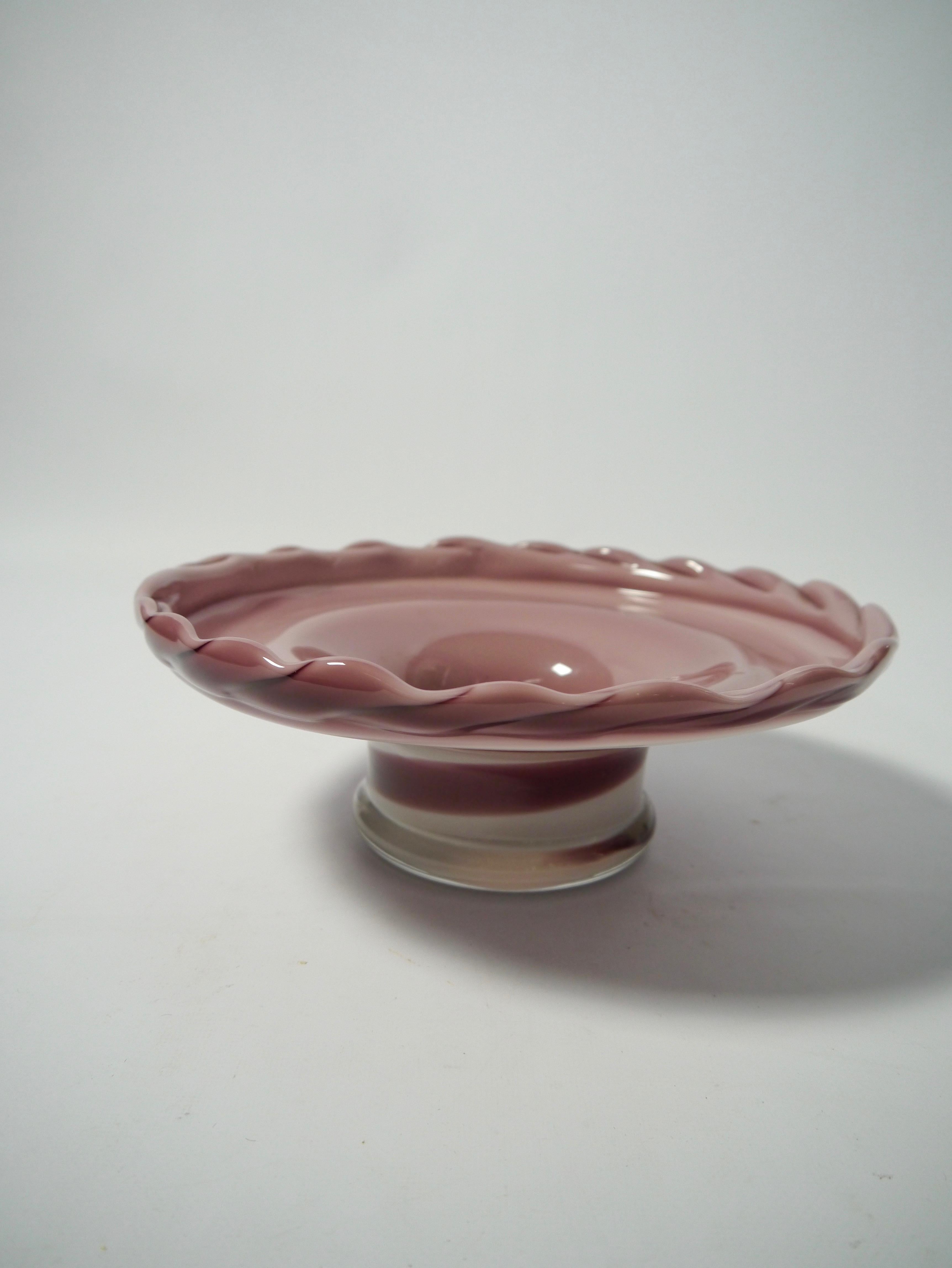 Mid-Century Modern Plat / bol en verre de Murano rose tendre, Italie années 1950 en vente