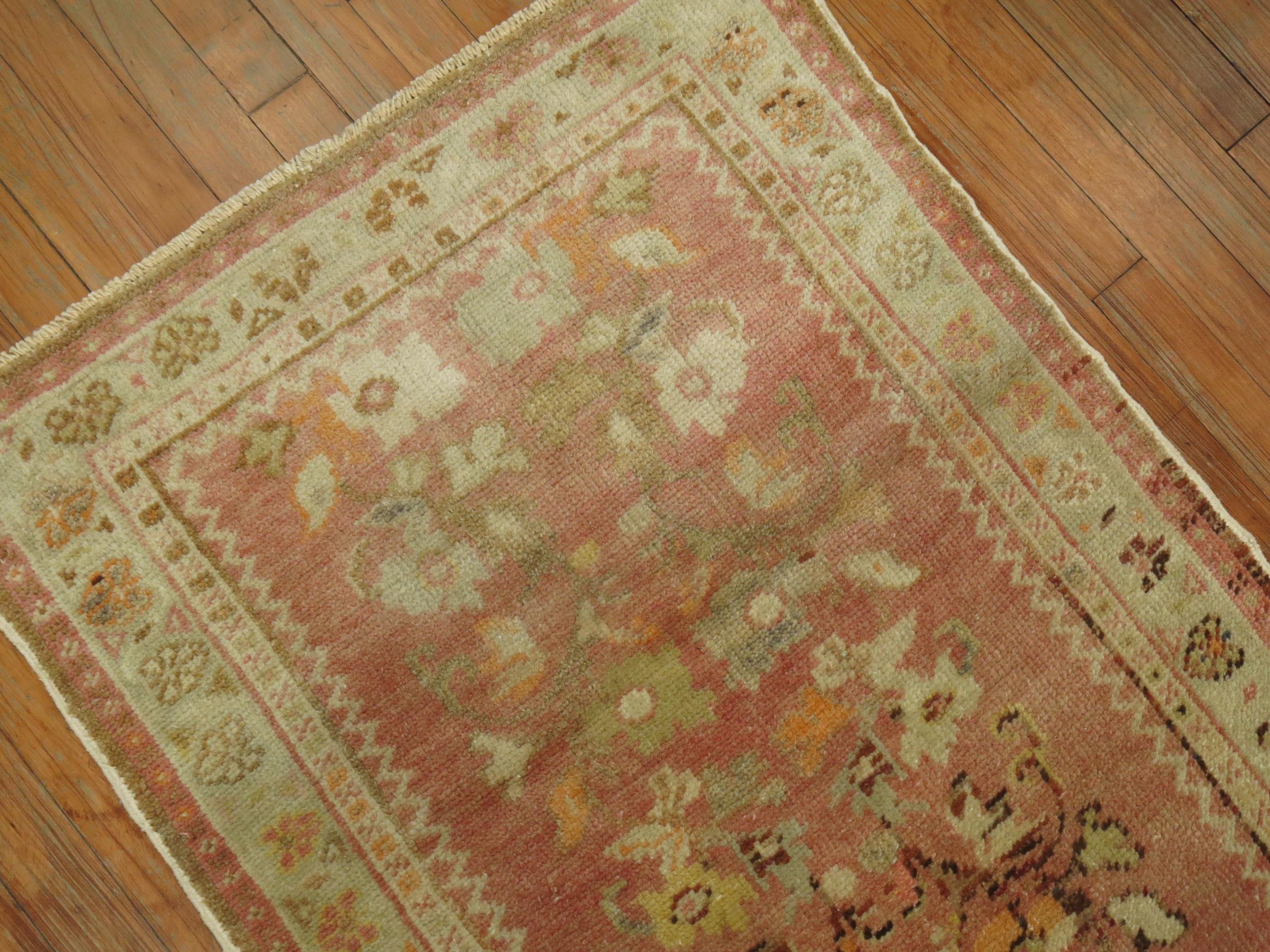One-of-a-kind decorative vintage Turkish Anatolian rug.

Measures: 2'6'' x 4'8''.