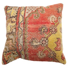 Coussin de tapis turc ancien rouge doux de la collection Zabihi