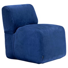 Petit fauteuil de salon bleu souple