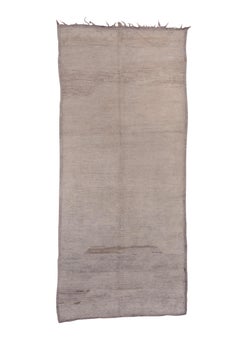 Weich getönter marokkanischer Vintage-Teppich, gescheuert, monochrom