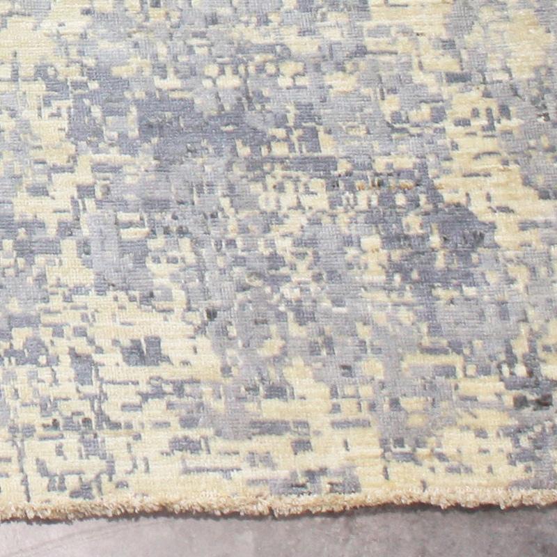 Abstract Rug, Design in Silk and Wool. 3.15 x 2.00 m. In New Condition For Sale In MADRID, ES