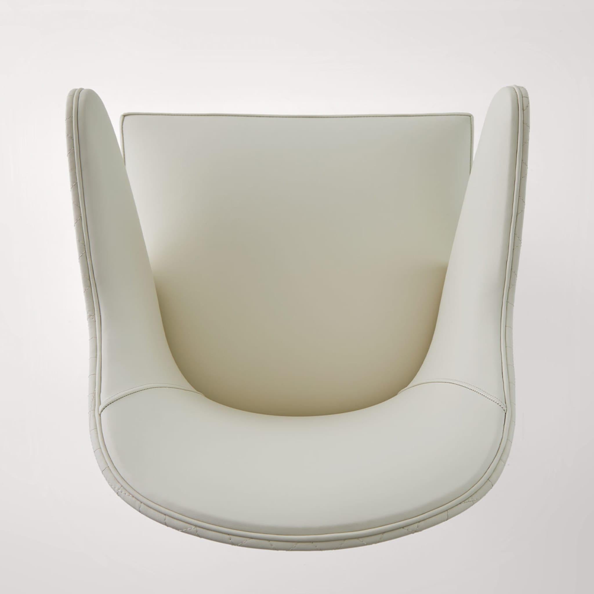Italian Soft White Swivel Chair For Sale