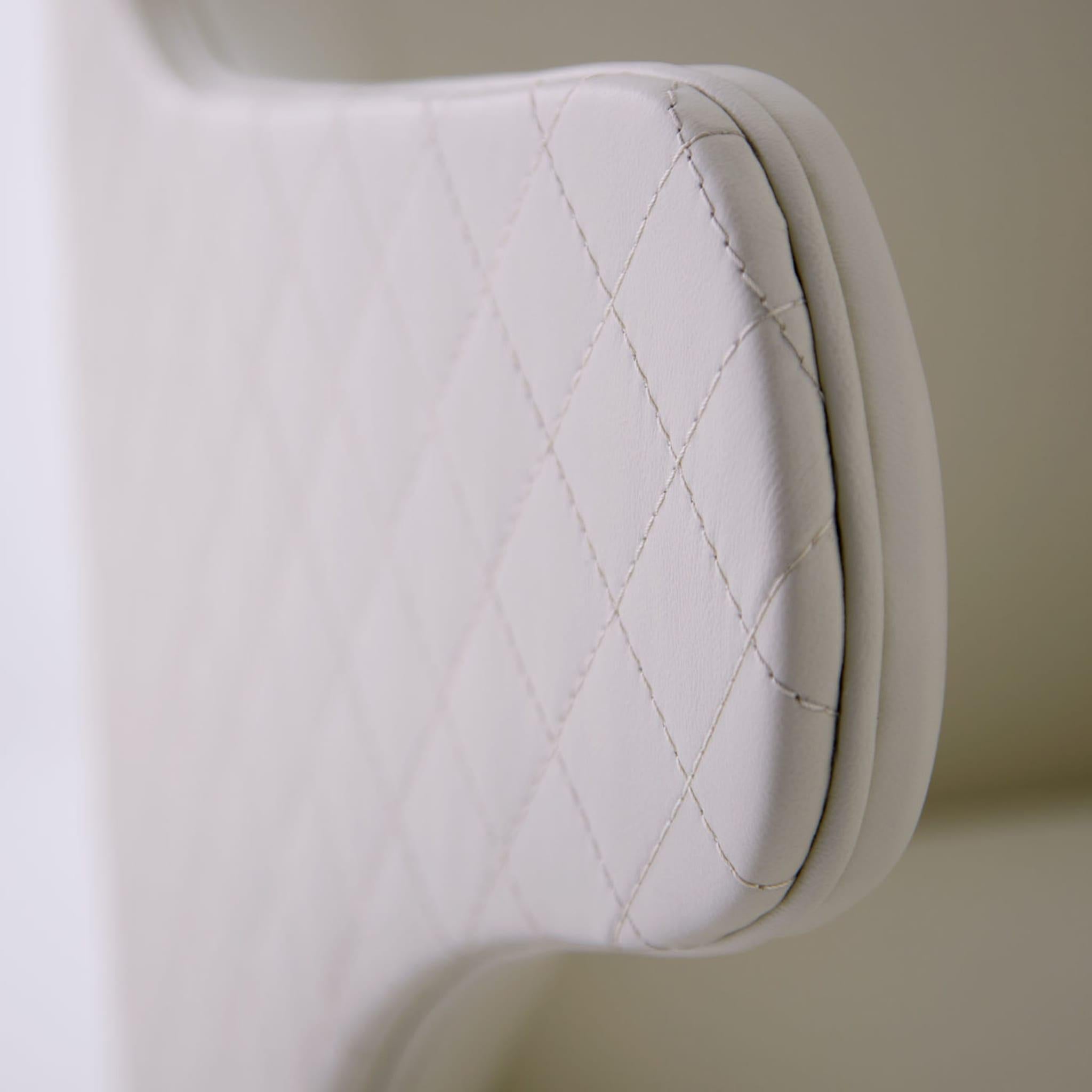 Chaise pivotante Soft White Neuf - En vente à Milan, IT