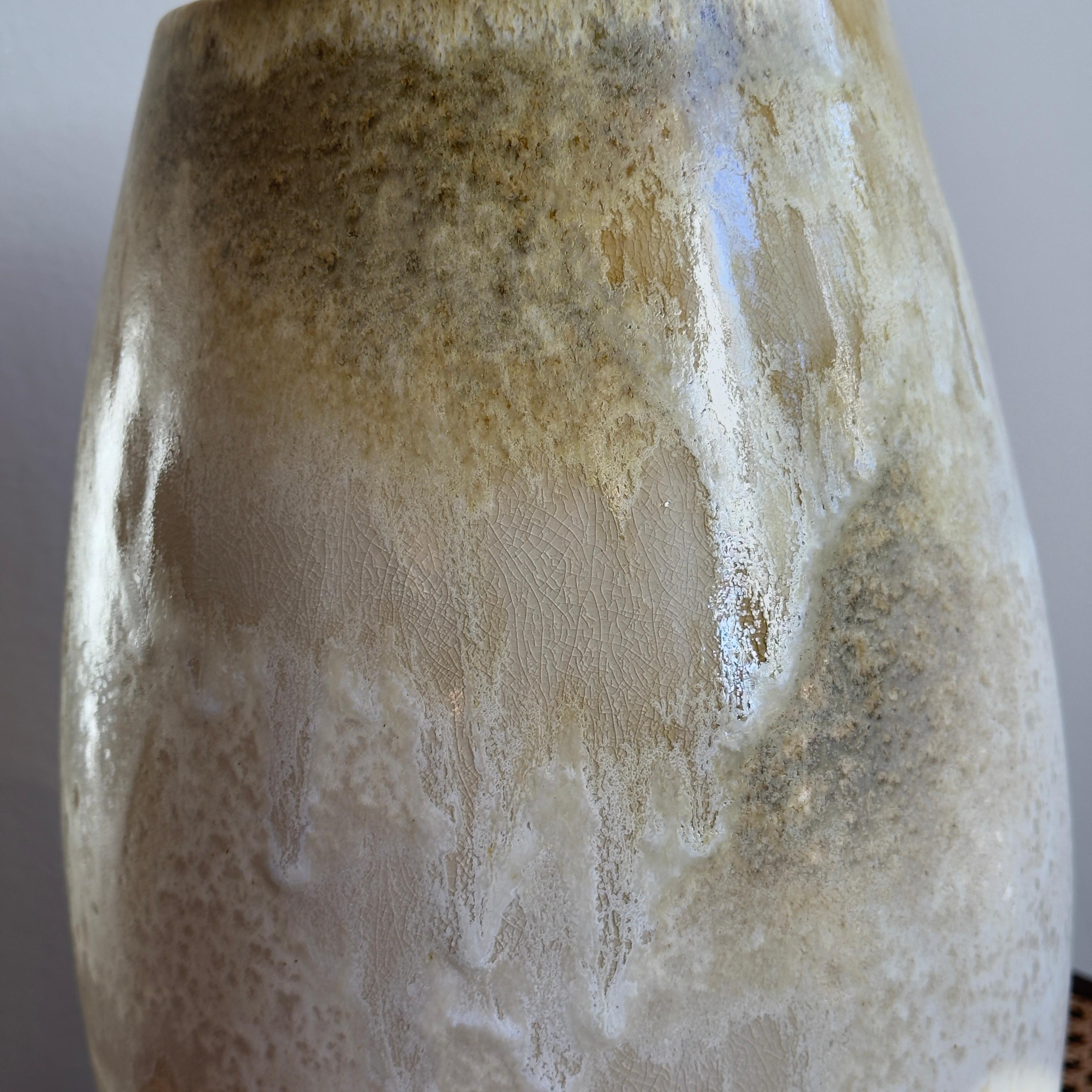 Zartgelbe spitz zulaufende Vase, K H Würtz, Dänemark (21. Jahrhundert und zeitgenössisch) im Angebot