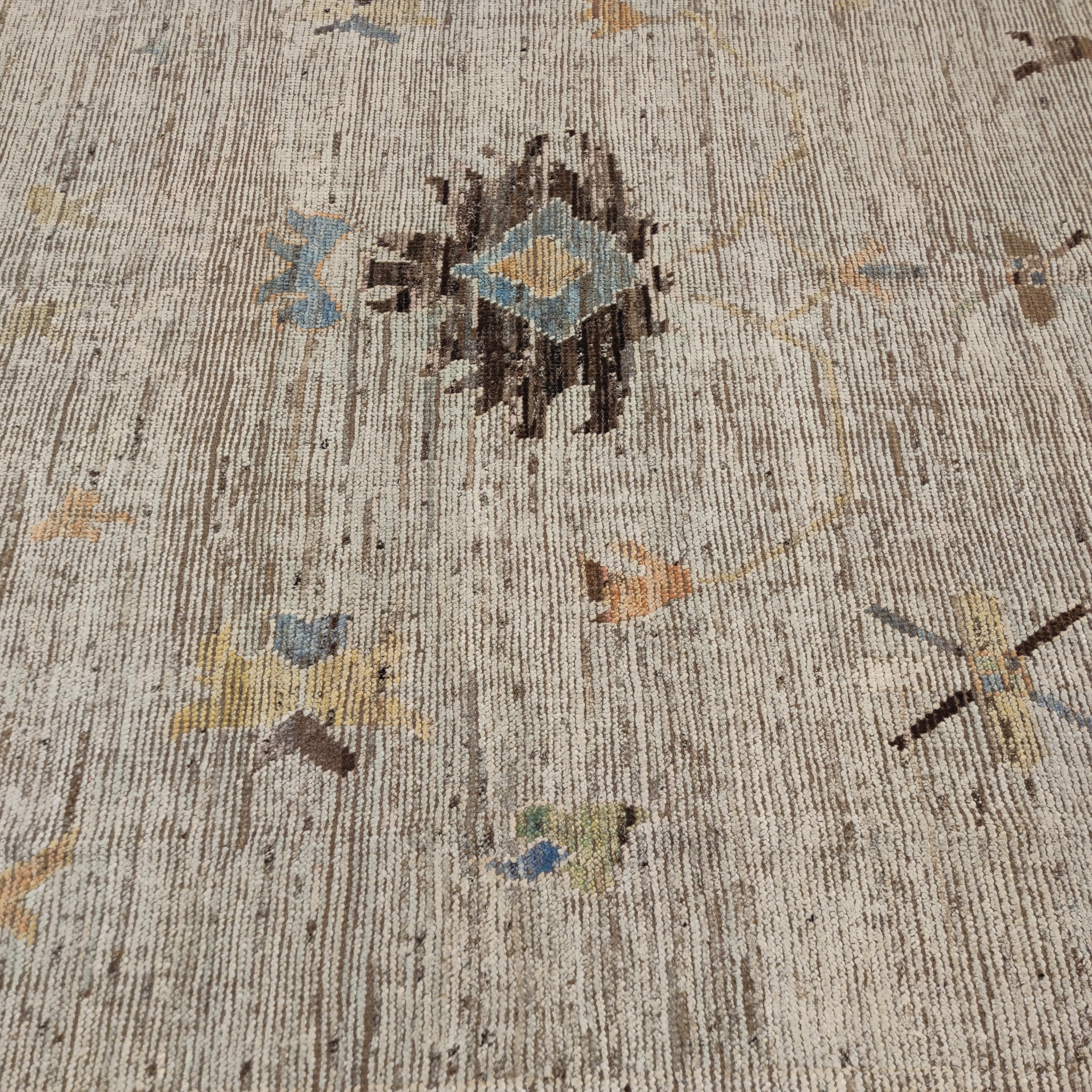 Softly Coloured Contemporary Oushak Rug by Alberto Levi Gallery In New Condition For Sale In Milan, IT