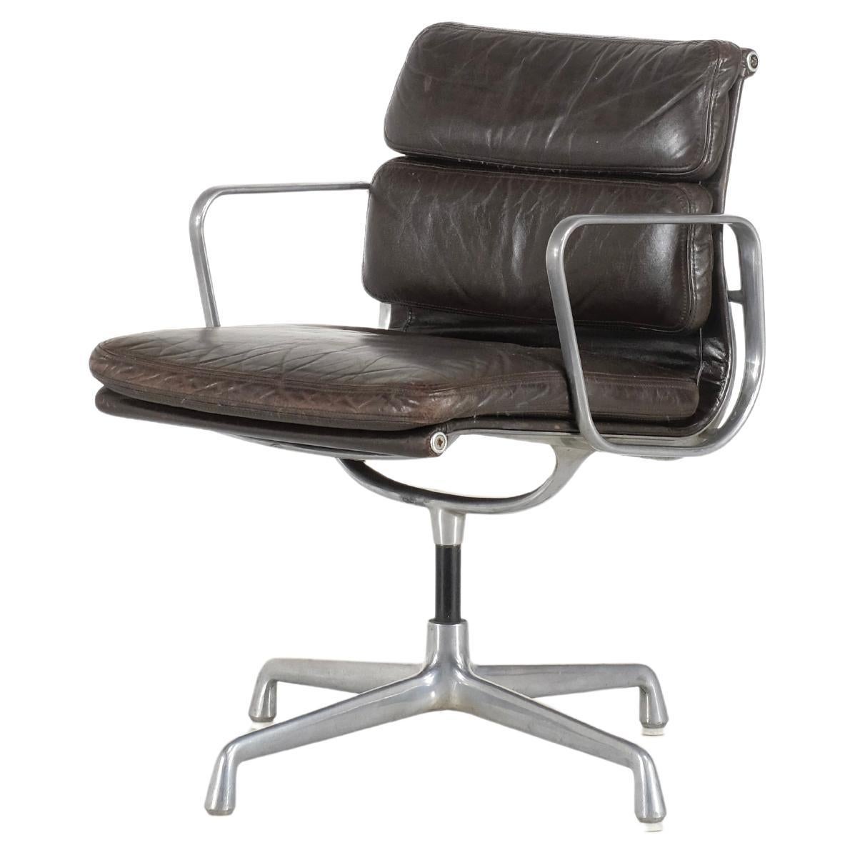 Softpad EA208 by Charles and Ray Eames for Le mobilier International - 1960s en vente