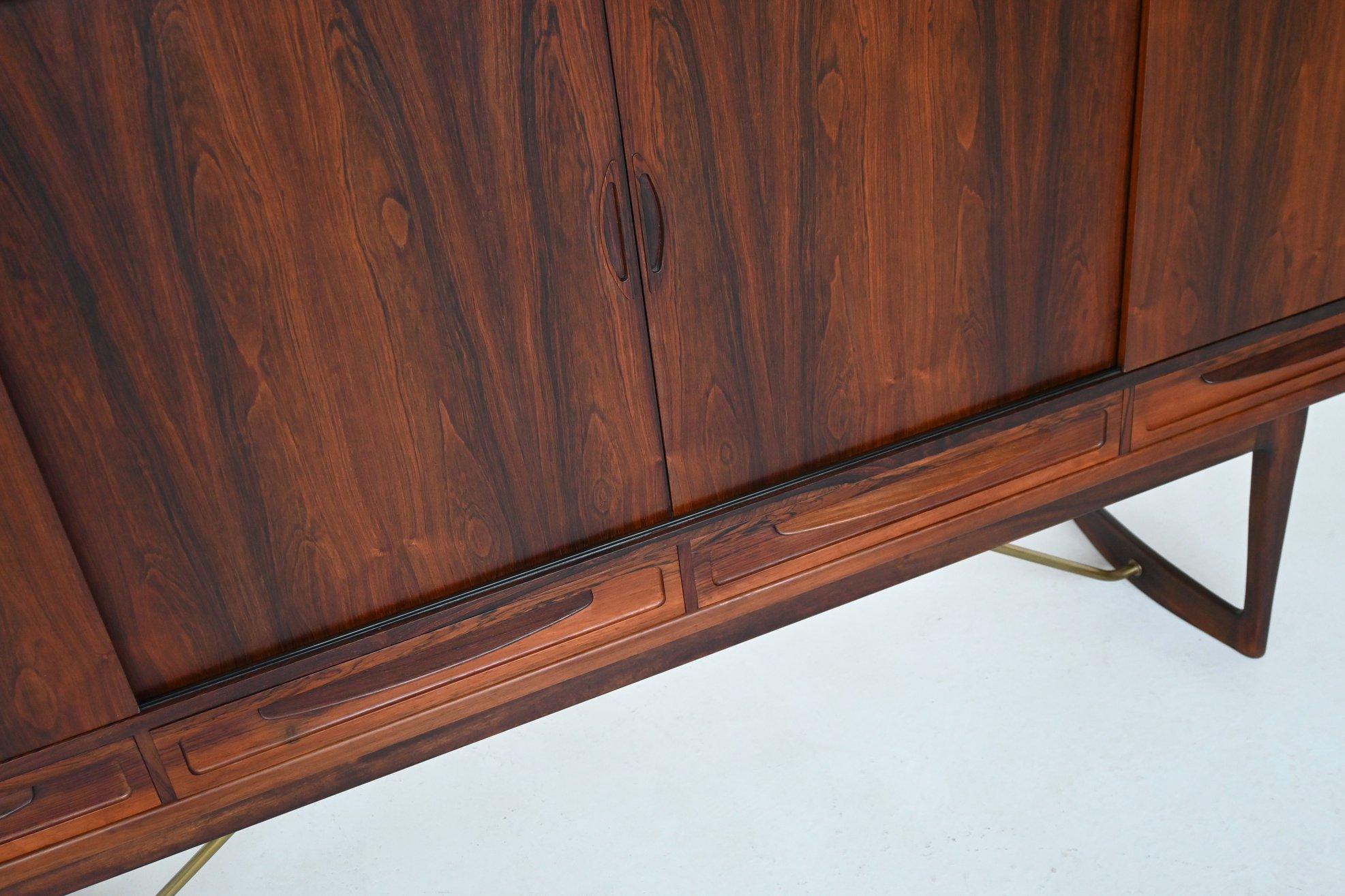 Credenza a gambe incrociate Sofus Jorgensen in palissandro Nyrup Danimarca 1960 in vendita 3