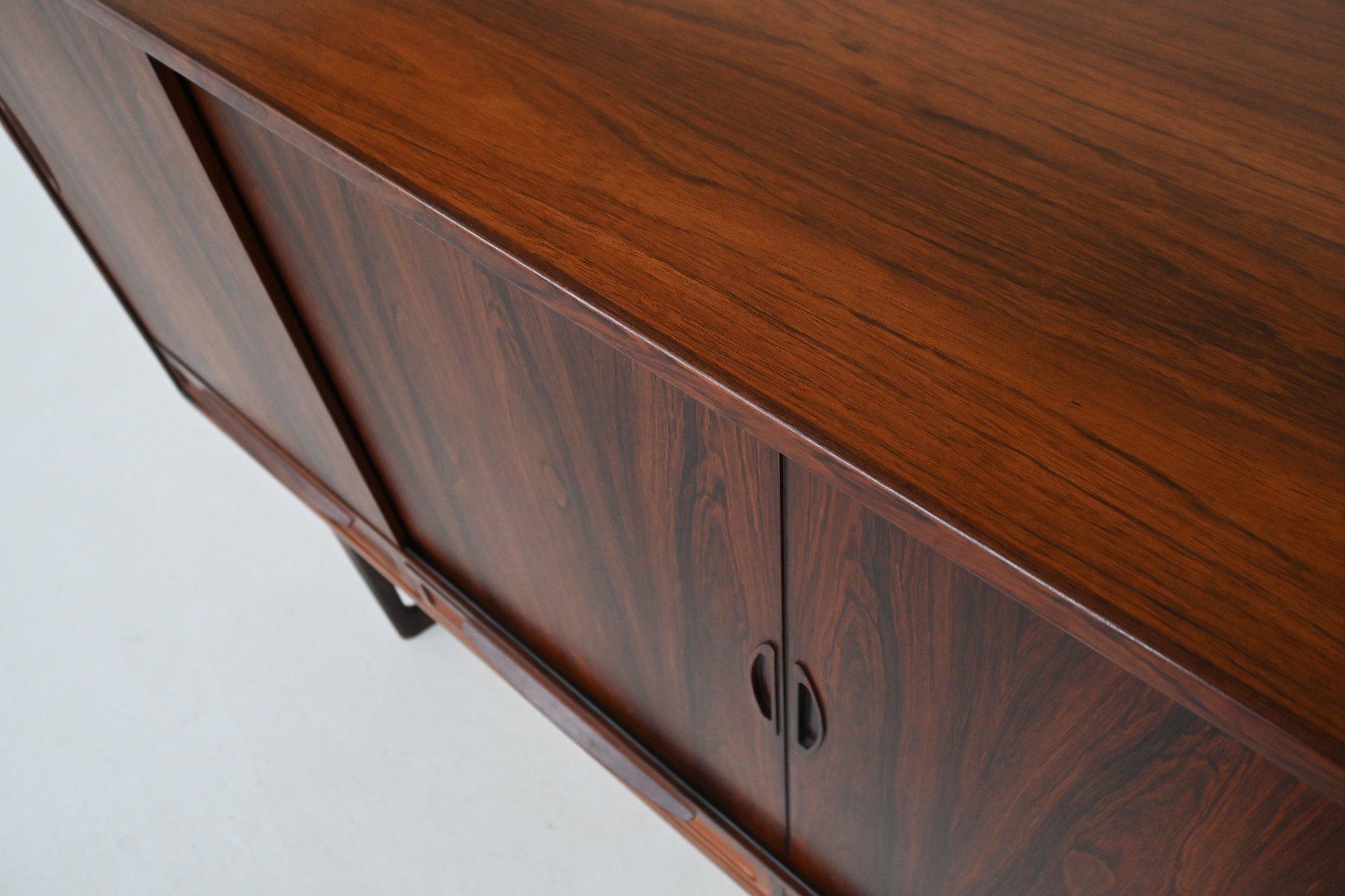 Credenza a gambe incrociate Sofus Jorgensen in palissandro Nyrup Danimarca 1960 in vendita 9