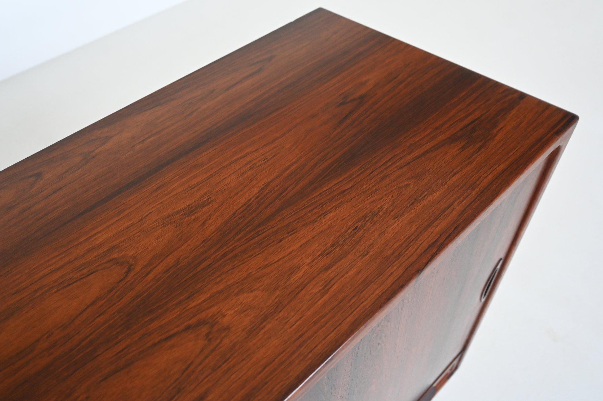 Credenza a gambe incrociate Sofus Jorgensen in palissandro Nyrup Danimarca 1960 in vendita 10