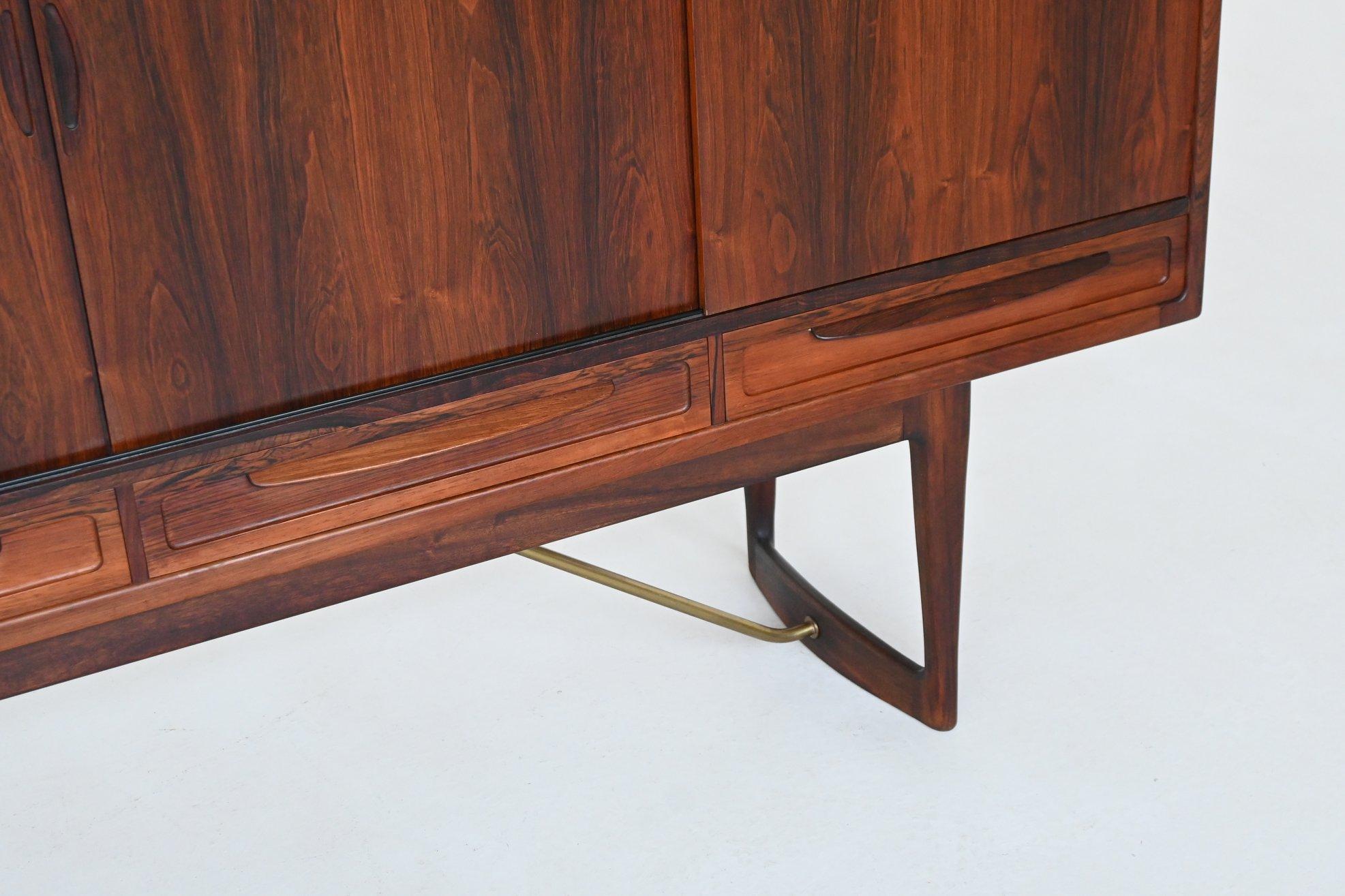 Credenza a gambe incrociate Sofus Jorgensen in palissandro Nyrup Danimarca 1960 in vendita 2