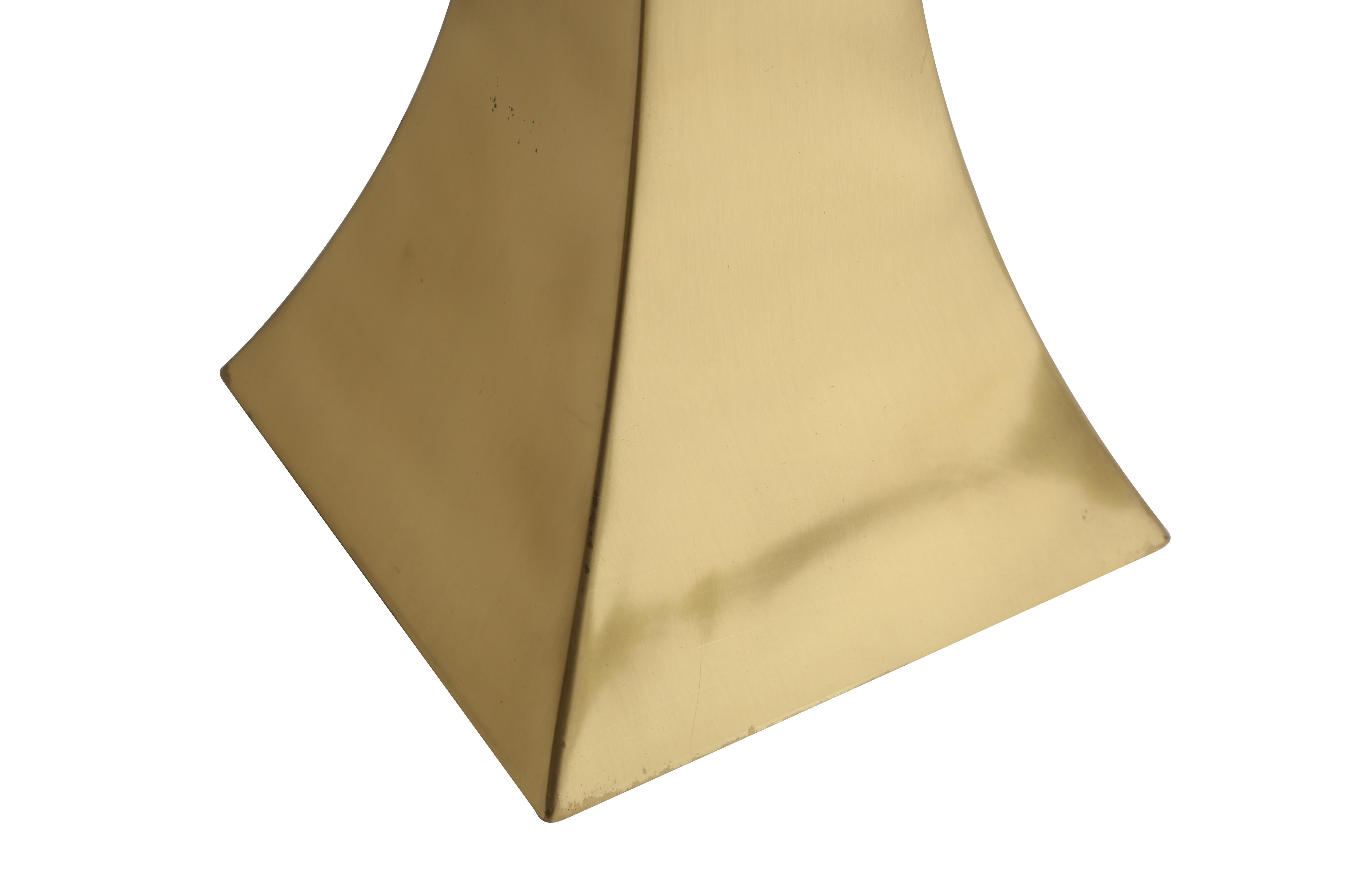 Modern Sogno Table Lamp with Brass Base and White Fabric Lampshade For Sale