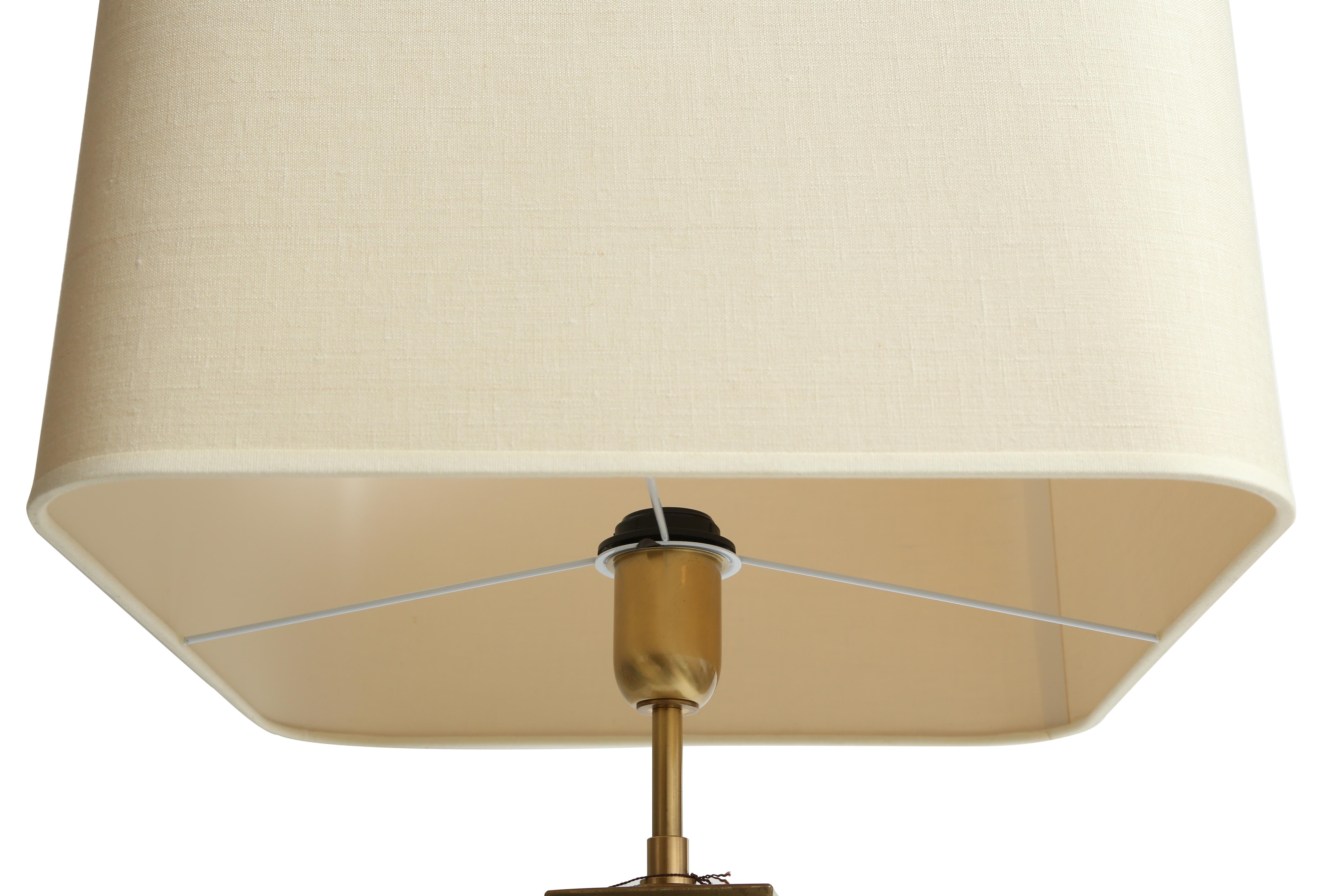 Italian Sogno Table Lamp with Brass Base and White Fabric Lampshade For Sale