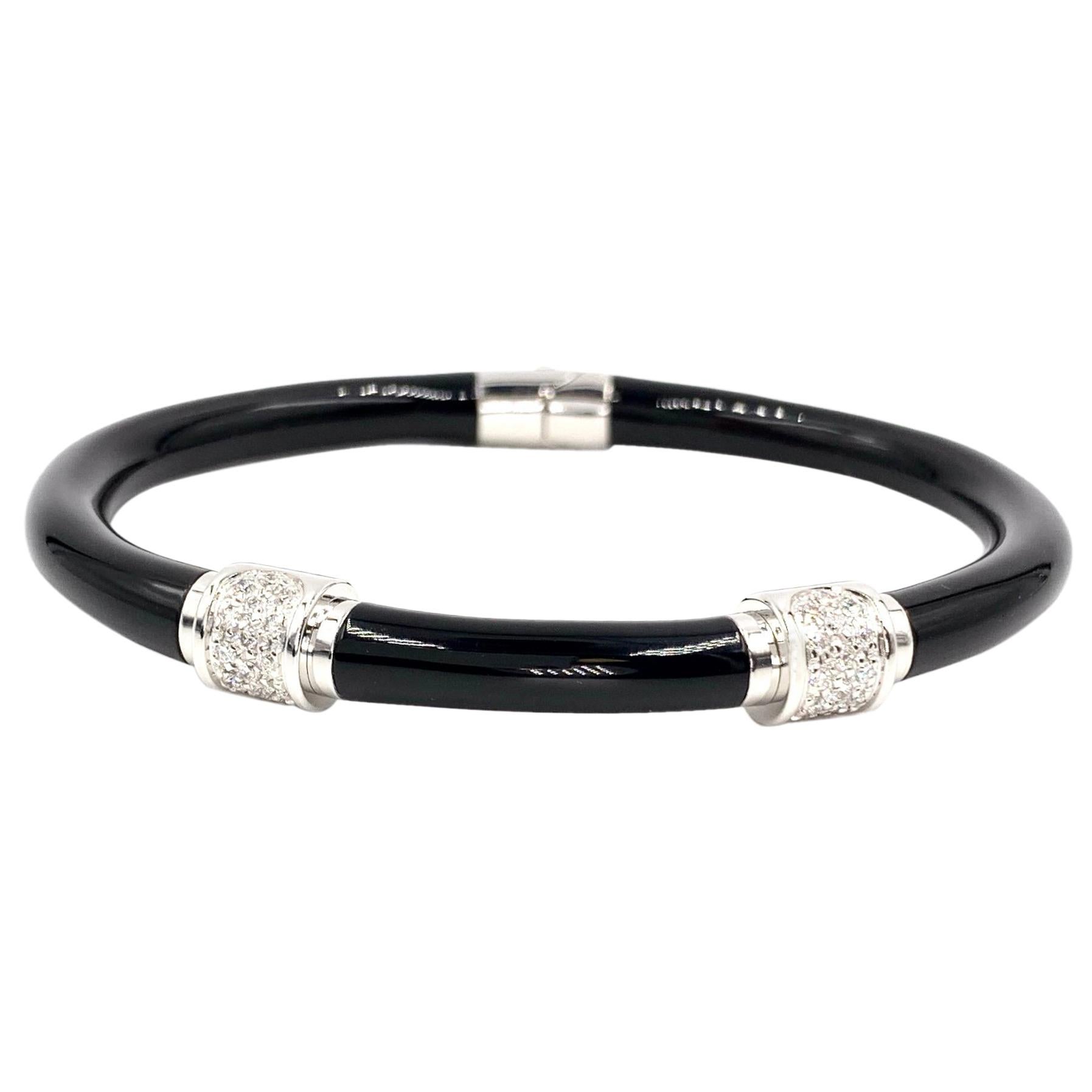 Soho 18 Karat White Gold Diamond and Enamel Bangle Bracelet For Sale