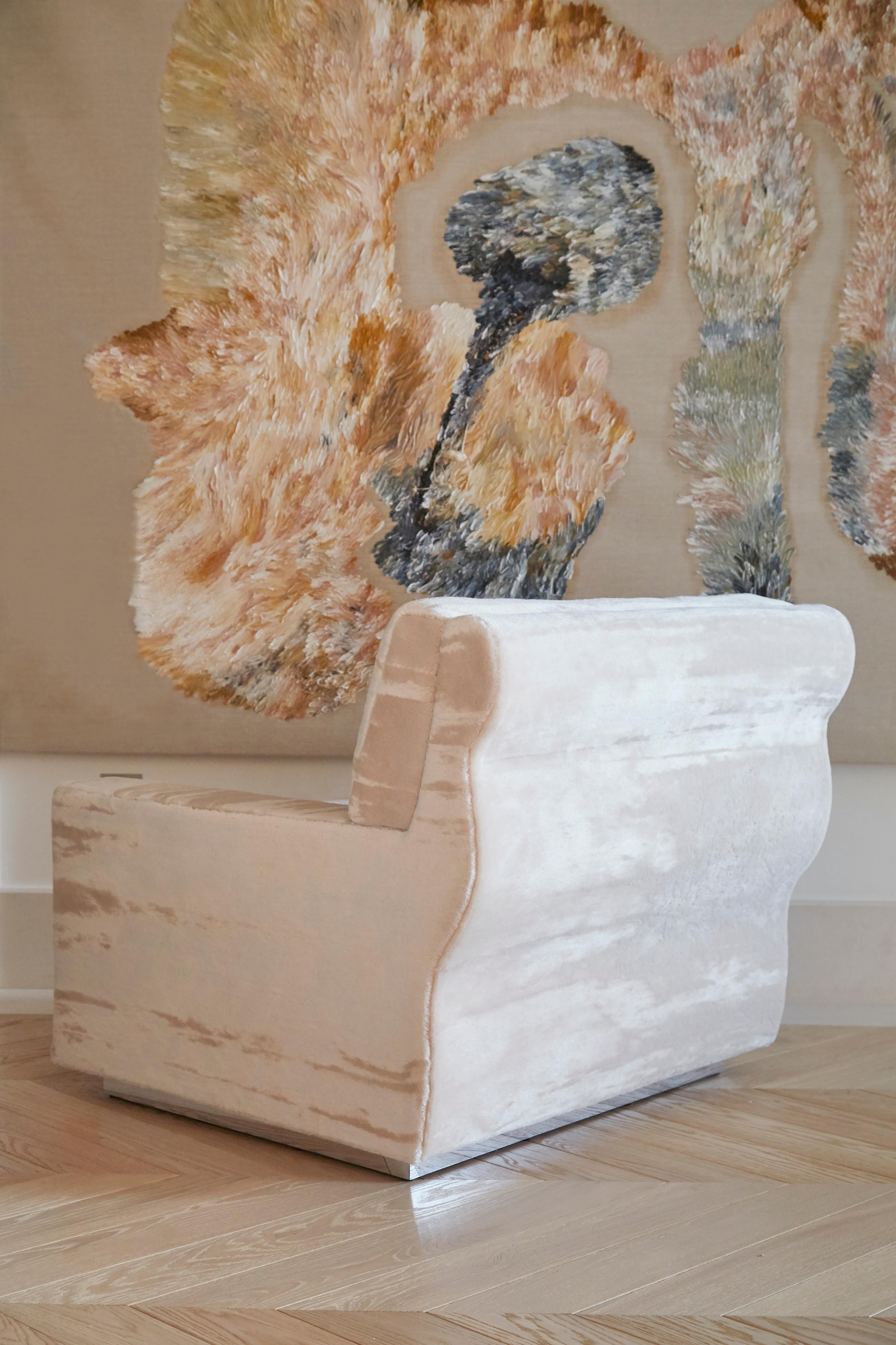Sessel Soho mit wellenförmiger Rückenlehne, entworfen von Laura Gonzalez (21. Jahrhundert und zeitgenössisch) im Angebot