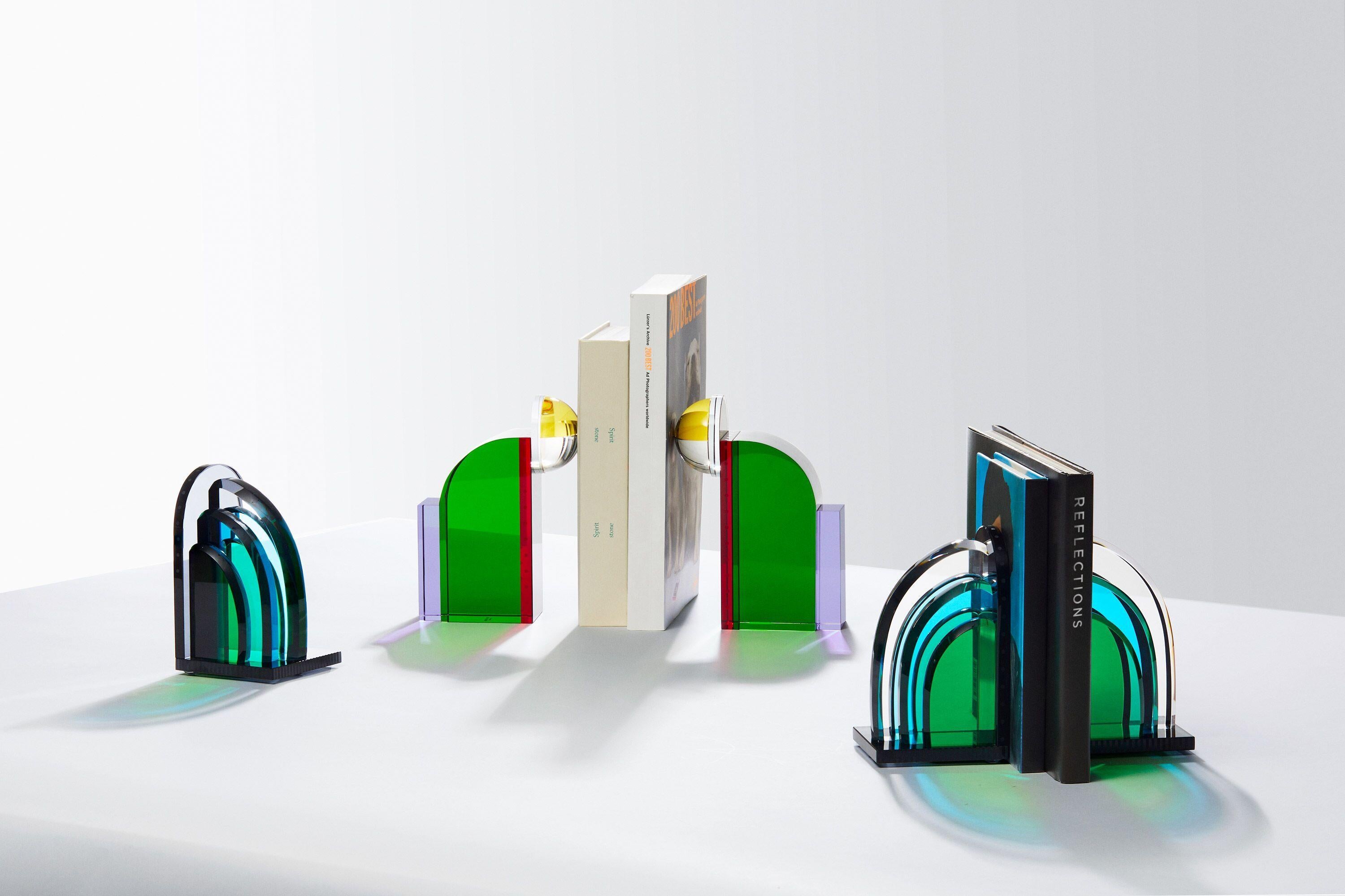 Postmoderne Serre-livres en cristal Soho, cristal contemporain sculpté à la main en vente