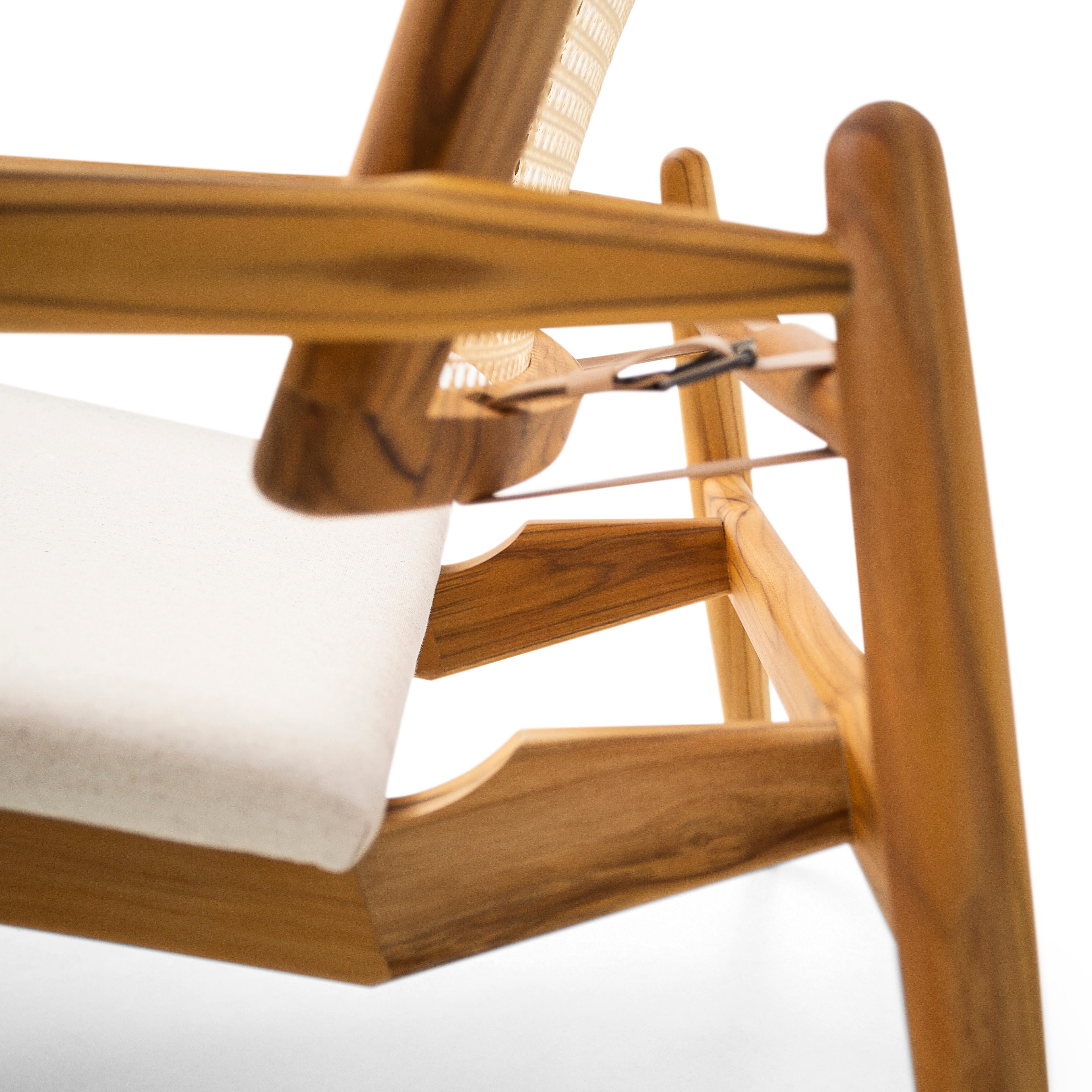 Chaise à dossier canné incurvé SOHO en finition Wood Wood Teck et tissu Oatmeal Neuf - En vente à Miami, FL