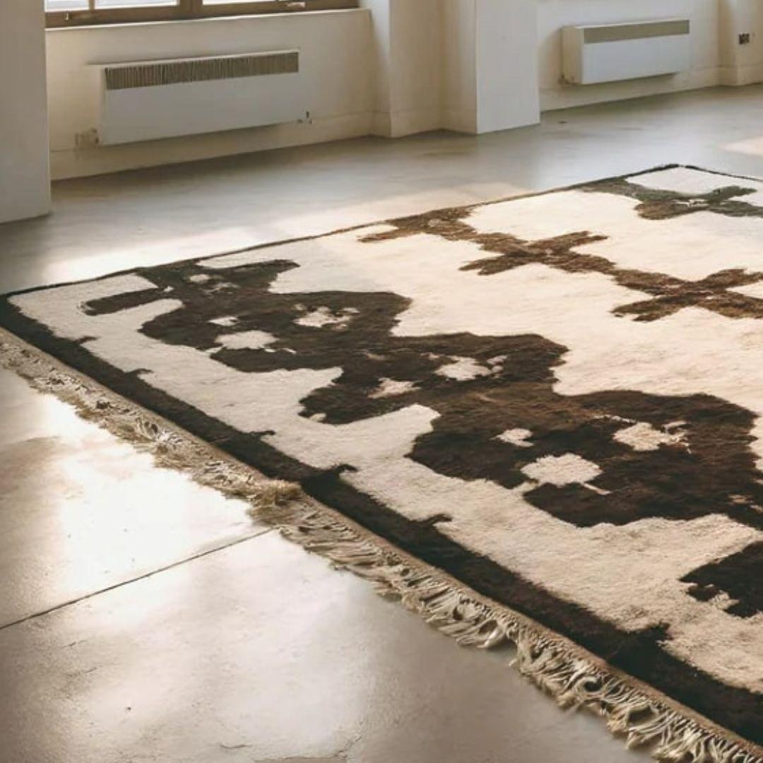 SOHO Custom Berber Wool Rug Modern Handwoven Large scale Minimalist Brutalist (Moderne) im Angebot