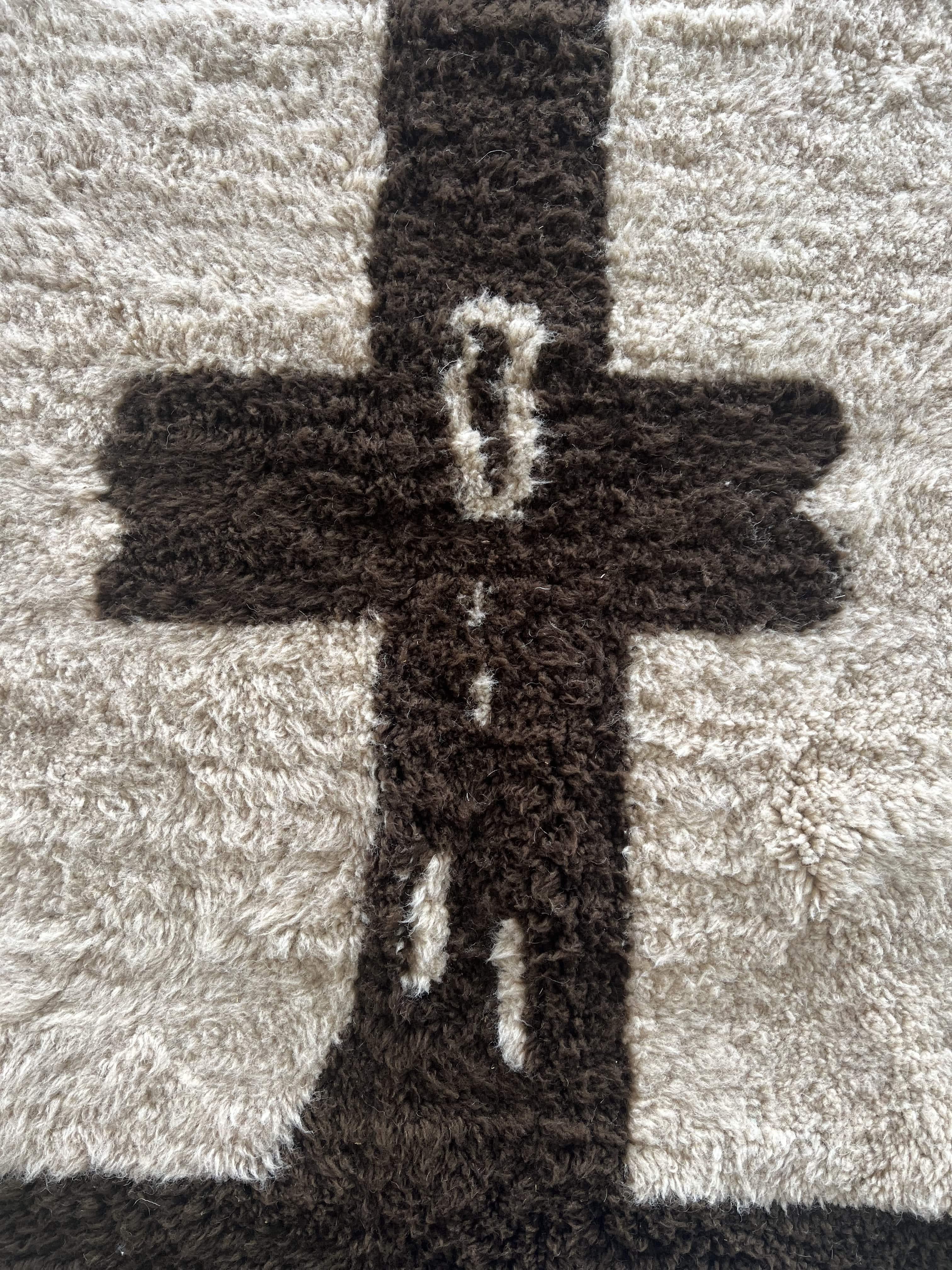 SOHO Custom Berber Wool Rug Modern Handwoven Large scale Minimalist Brutalist im Zustand „Neu“ im Angebot in Hammamet, MA