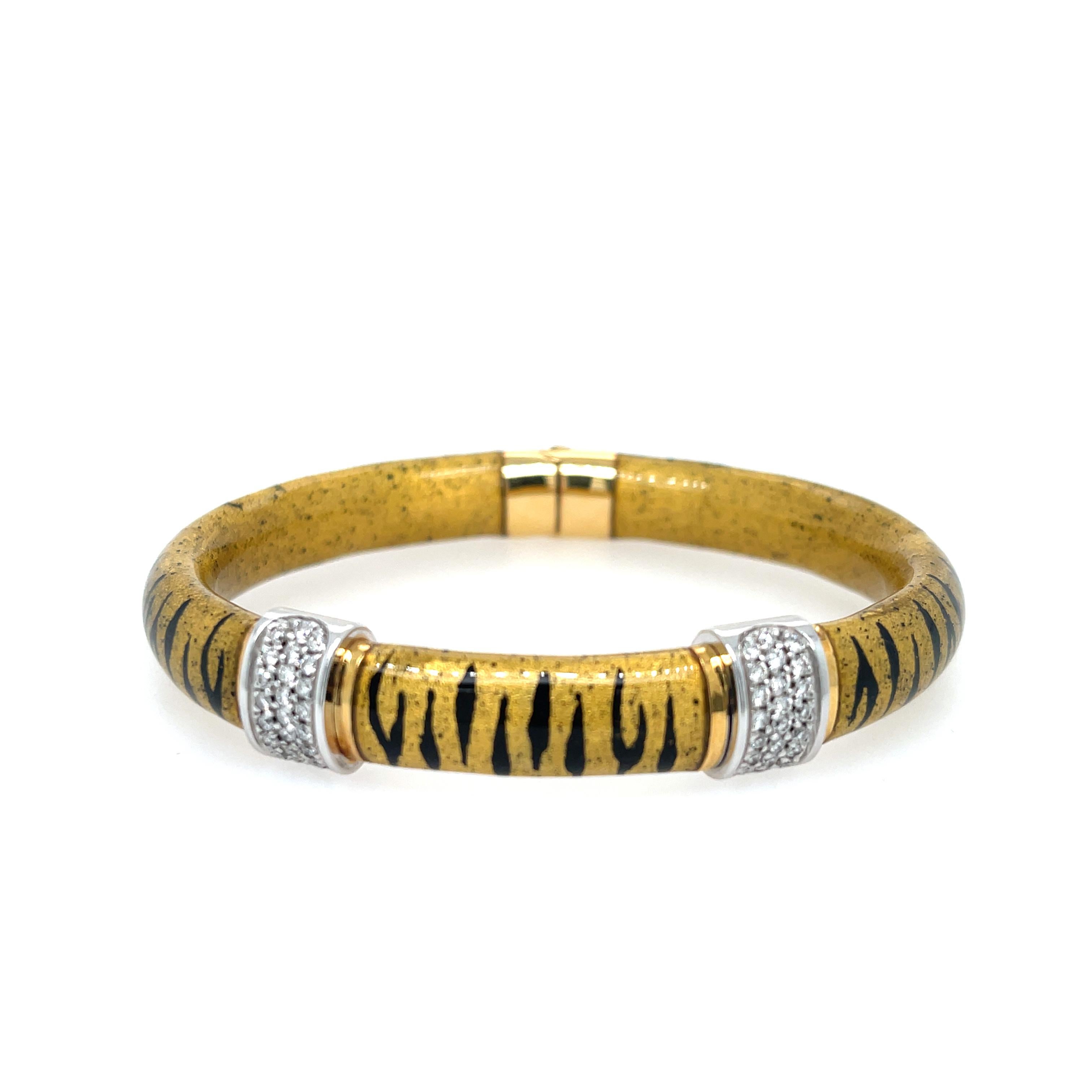 Estate SOHO Enamel Bracelet in 18K Gold. Diamond 0.82ctw (G VS)
6.5