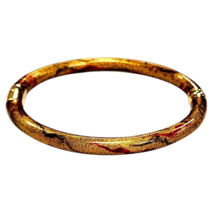 SOHO Jewelry 18 Karat Yellow Gold Red and Gold Enamel Hinged Bangle Bracelet, Ma For Sale