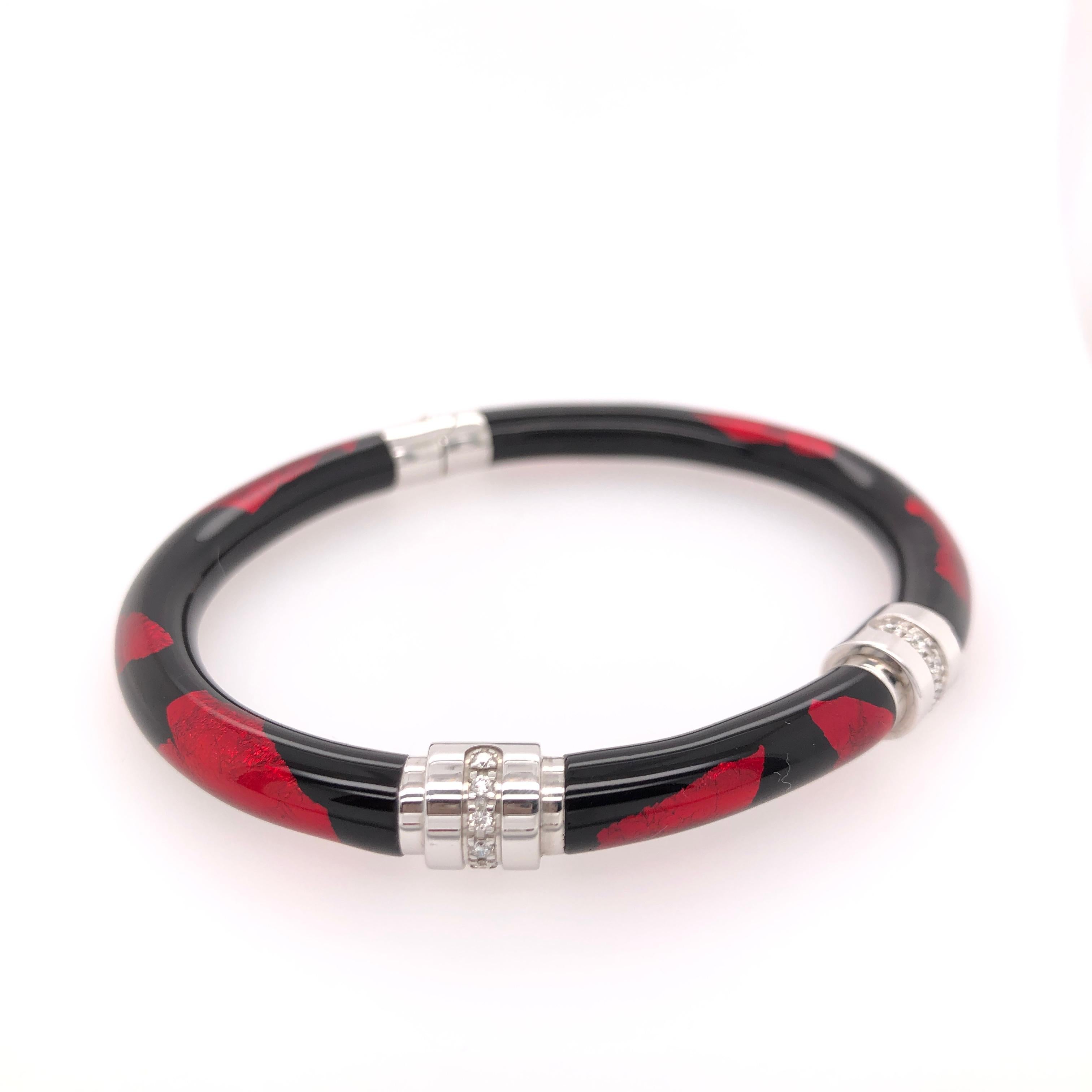 Soho Red and Black Foliage Bangle with Diamonds In New Condition In Dallas, TX