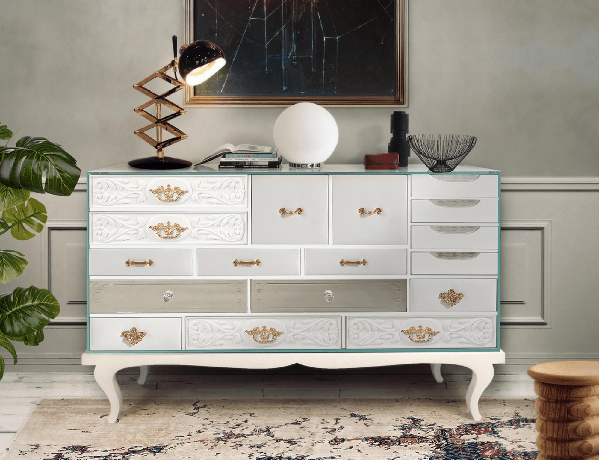 Portugais Buffet blanc Soho fait main, marqueté de bois et de feuilles d'or - Boca do Lobo en vente