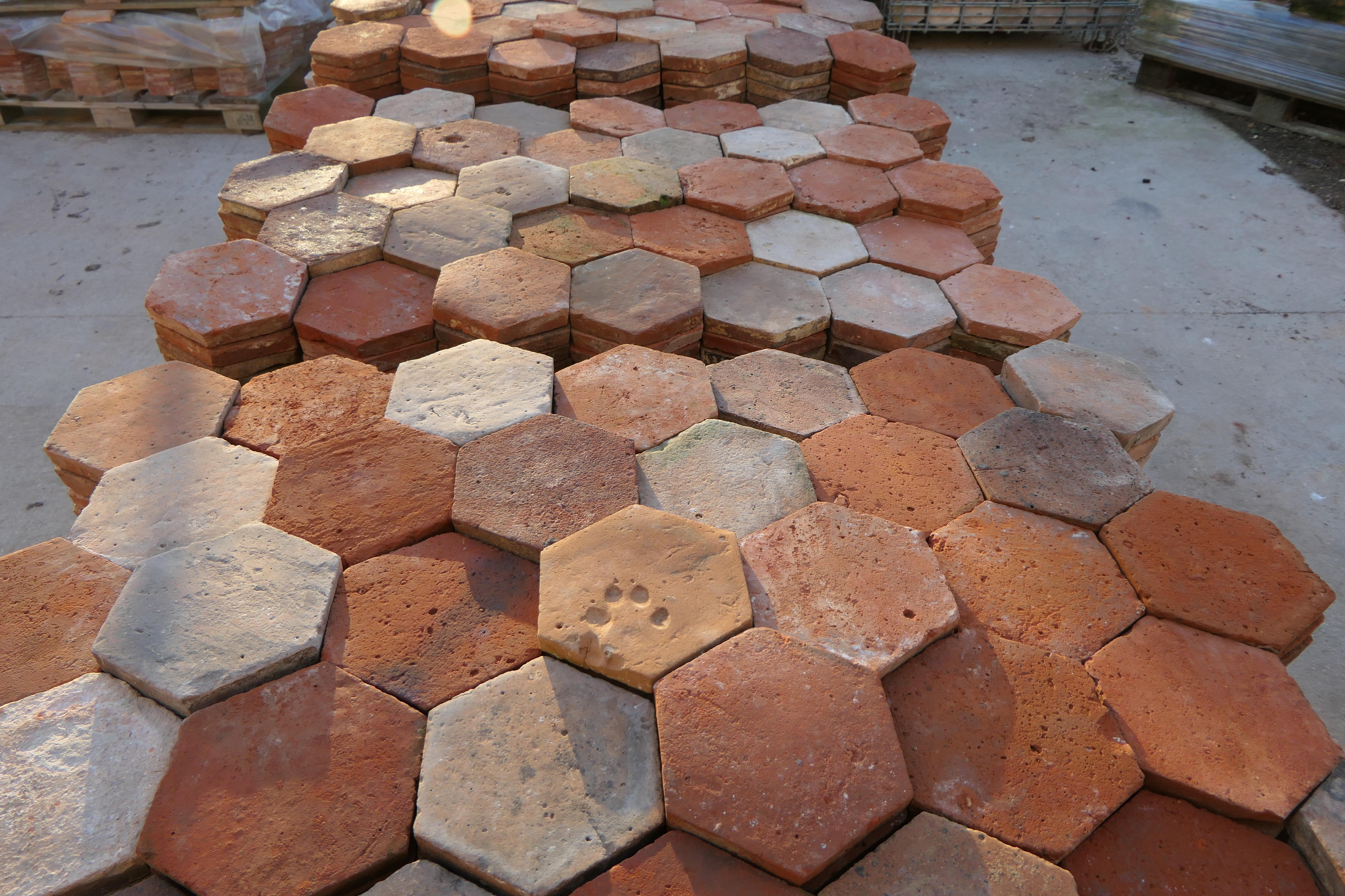 XVIIIe siècle et antérieur Tiles français anciens en terre cuite (17-18-19e siècles) en vente