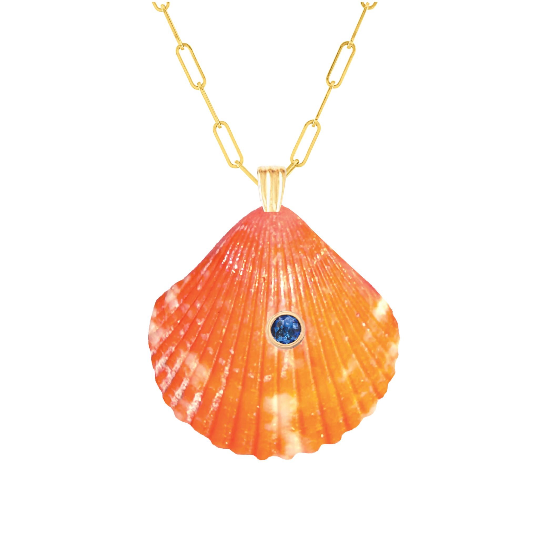 Round Cut Sol Natural Shell Pendant with 14k Gold and Natural Blue Sapphire Gemstone For Sale