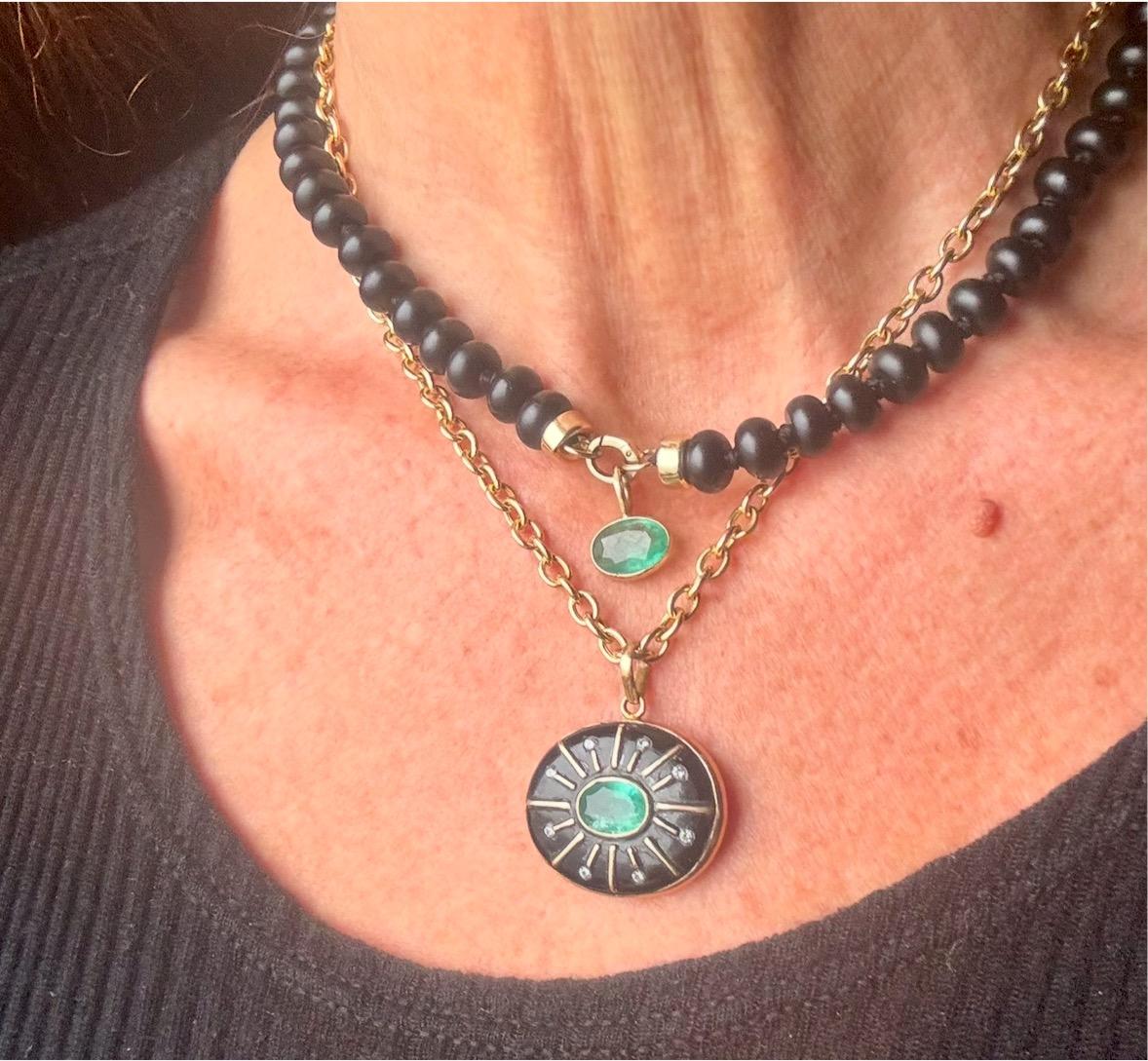 da uomo o donna Ciondolo SOL, onice nera, smeraldo, diamanti e oro 14k