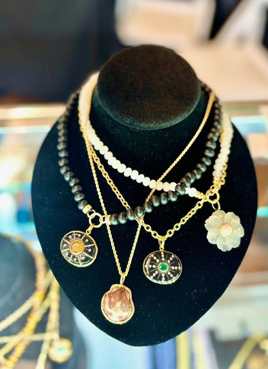 Ciondolo SOL, onice nera, smeraldo, diamanti e oro 14k 5