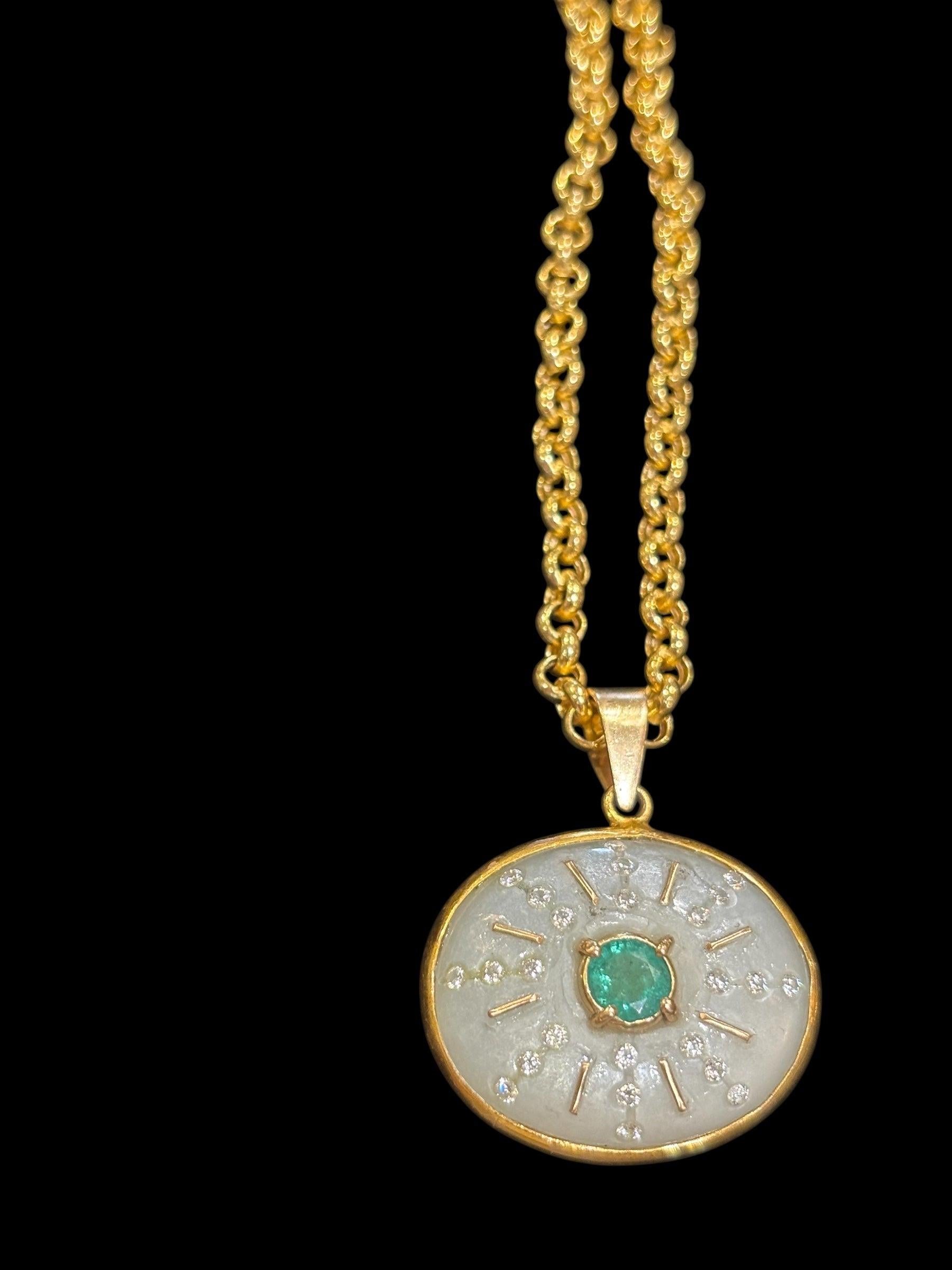 Colgante SOL, Piedra Lunar con Rayos de Sol Esmeralda y Diamante en venta 3