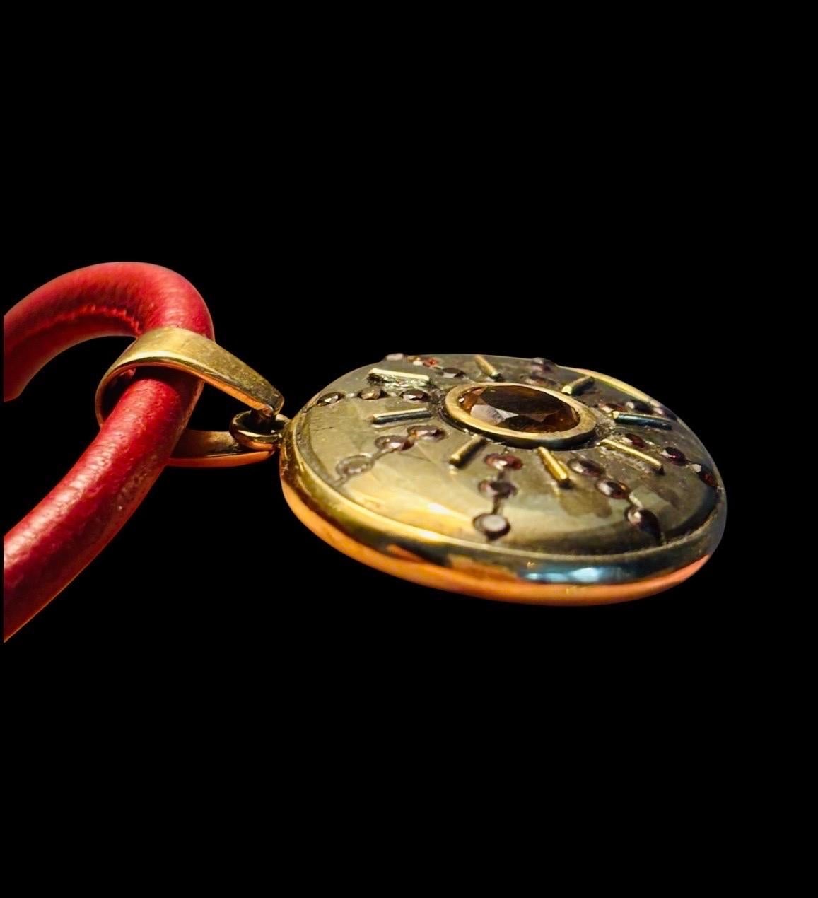 Pendentif SOL, pyrite, citrine, diamants rouges et or 14k en vente 6