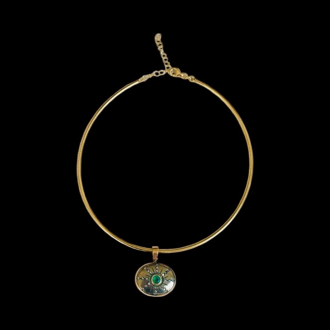 Pendentif SOL, pyrite avec émeraude, diamants et or 14k Unisexe en vente