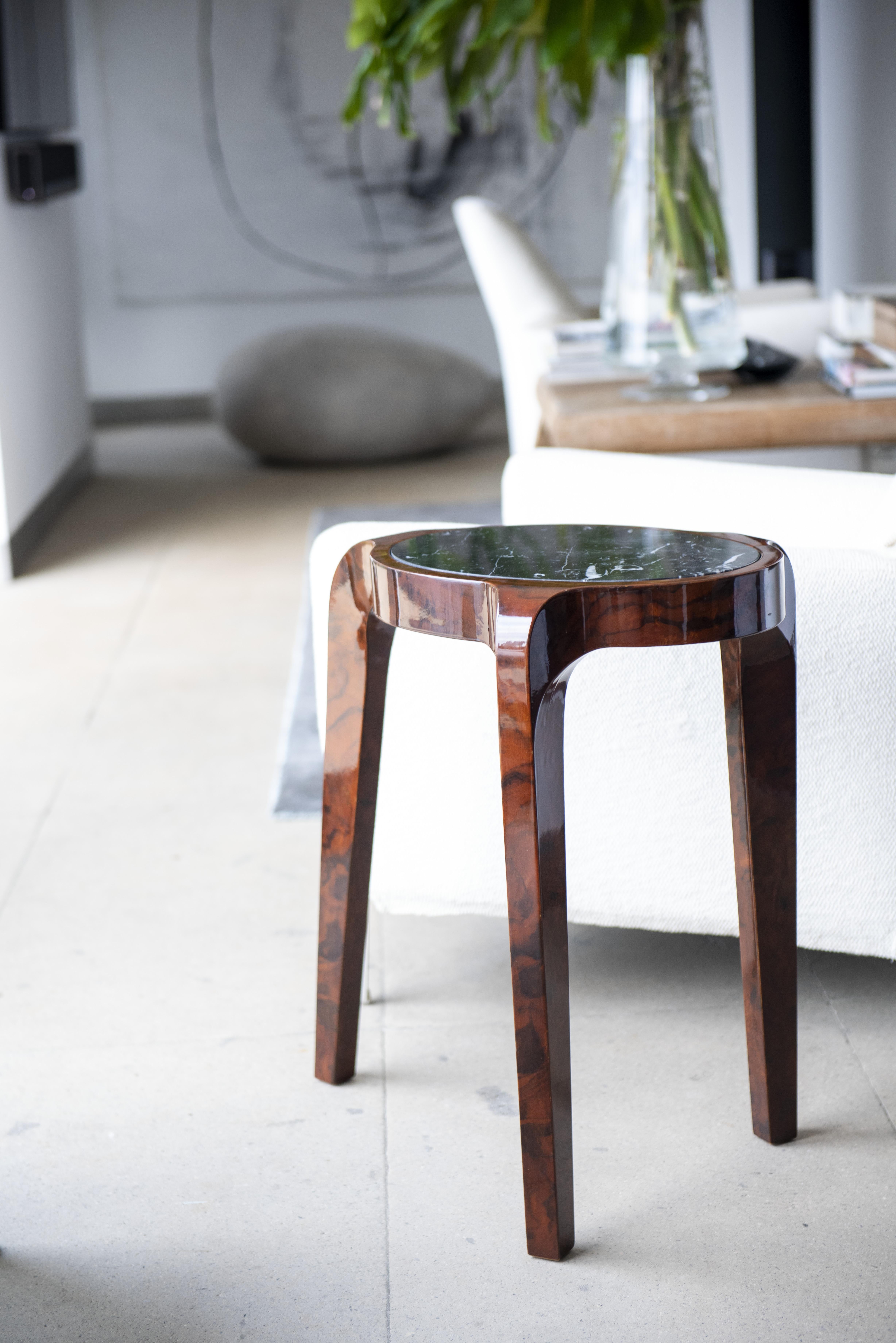 Sol Side Table with Solid Wood Frame and Polished Marble Top In New Condition For Sale In Barcelos, PT